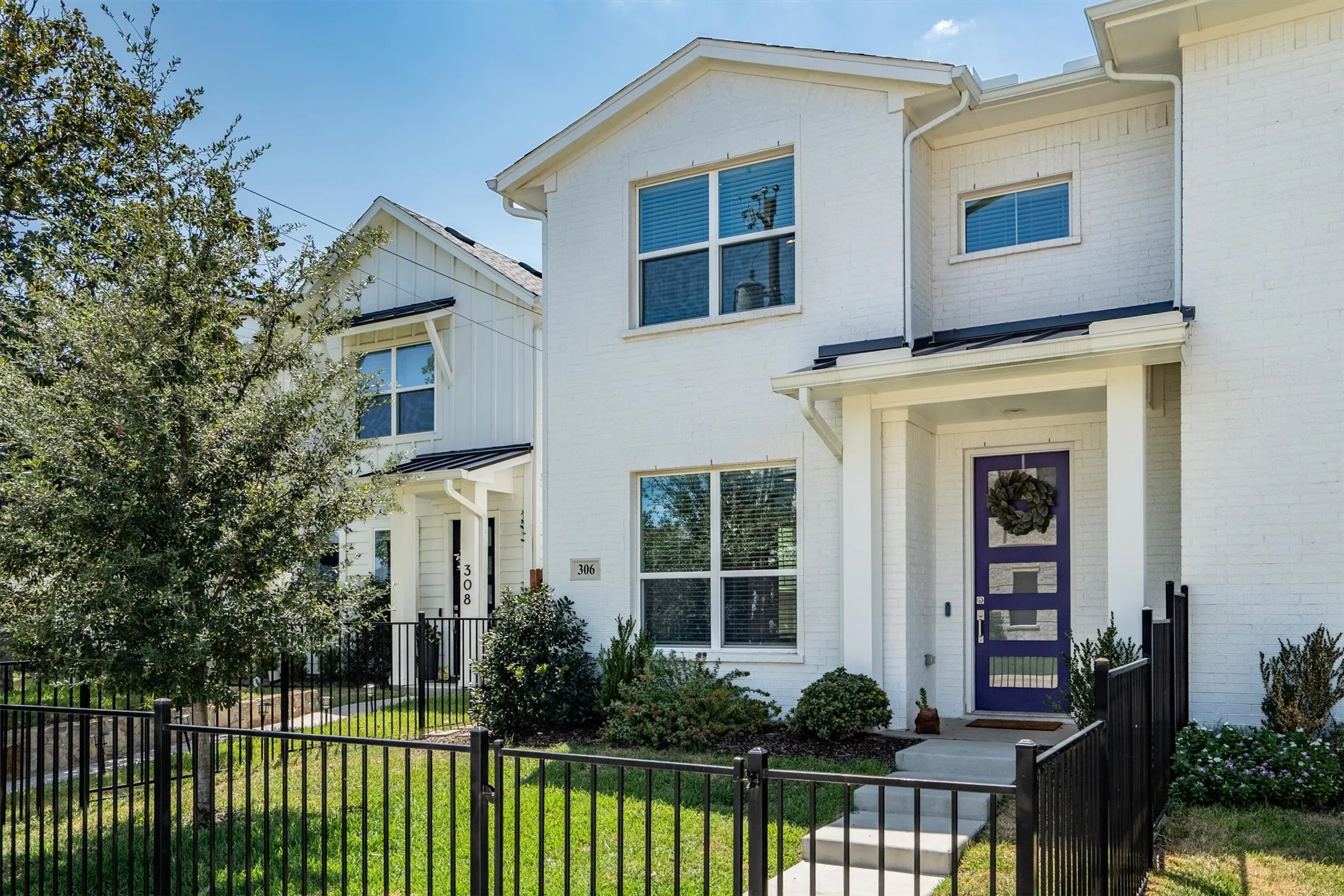 Townhouse For Sale in Tarrant County , 306 Sunset Lane, Fort Worth, Texas 76114, 3 Bedroom, 3 Bathroom, 2 Garage spaces, 1,900 Sqft, built in 2023, mls#21357366, Real Estate Agent in Fort Worth, Homes For Sale in Tarrant county, Homes For Sale in Fort Worth, Realtor in Fort Worth Texas, Real Estate Brokerage Independent Realty Texas, Luminita Cordes Realtor