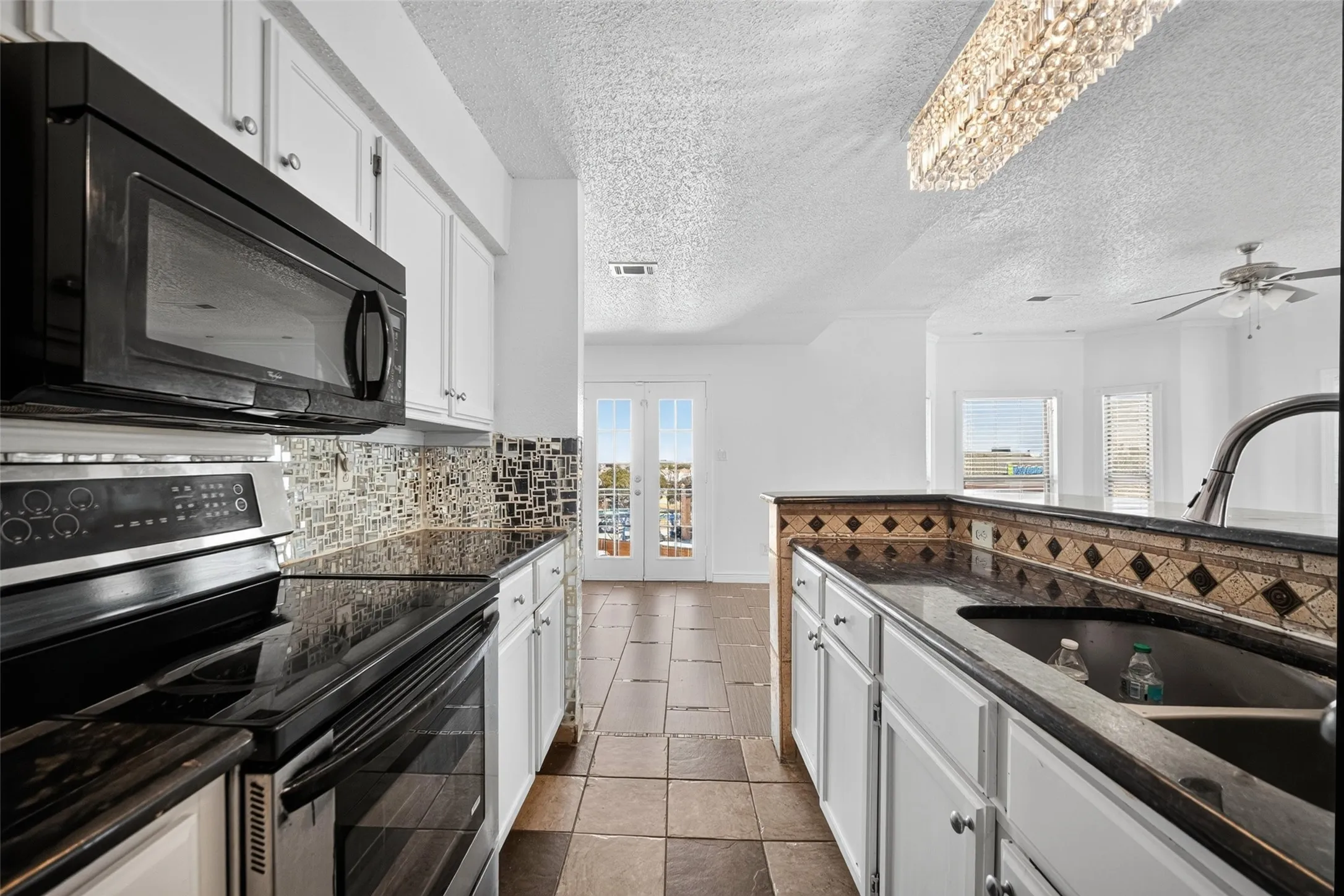 Condominium For Sale in Dallas County , 3404 Country Club Drive W 264, Irving, Texas 75038, 2 Bedroom, 1 Bathroom, Garage spaces, 1,000 Sqft, built in 1984, mls#21365163, Real Estate Agent in Irving, Homes For Sale in Dallas county, Homes For Sale in Irving, Realtor in Irving Texas, Real Estate Brokerage Independent Realty Texas, Luminita Cordes Realtor