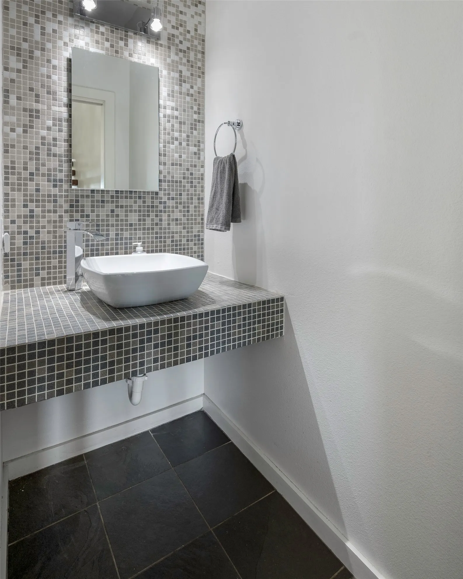 Townhouse For Sale in Dallas County , 506 1st Avenue, Dallas, Texas 75226, 3 Bedroom, 3 Bathroom, 2 Garage spaces, 2,297 Sqft, built in 2006, Price $550,000, mls#21365982, Real Estate Agent in Dallas, Homes For Sale in Dallas county, Homes For Sale in Dallas, Realtor in Dallas Texas, Real Estate Brokerage Independent Realty Texas, Luminita Cordes Realtor