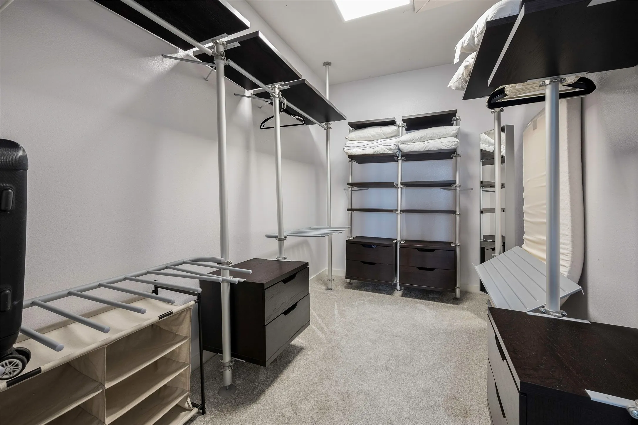 Townhouse For Sale in Dallas County , 506 1st Avenue, Dallas, Texas 75226, 3 Bedroom, 3 Bathroom, 2 Garage spaces, 2,297 Sqft, built in 2006, Price $550,000, mls#21365982, Real Estate Agent in Dallas, Homes For Sale in Dallas county, Homes For Sale in Dallas, Realtor in Dallas Texas, Real Estate Brokerage Independent Realty Texas, Luminita Cordes Realtor