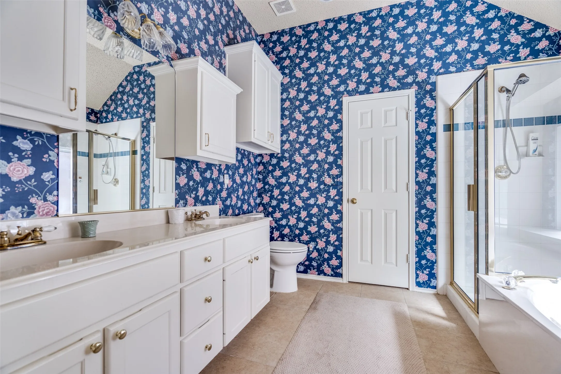 Single Family Residence For Rent in Collin County , 6816 Thorncliff Trail, Plano, Texas 75023, 3 Bedroom, 2 Bathroom, 2 Garage spaces, 1,736 Sqft, built in 1995, mls#21365983, Real Estate Agent in Plano, Homes For Rent in Collin county, Homes For Rent in Plano, Realtor in Plano Texas, Real Estate Brokerage Independent Realty Texas, Luminita Cordes Realtor