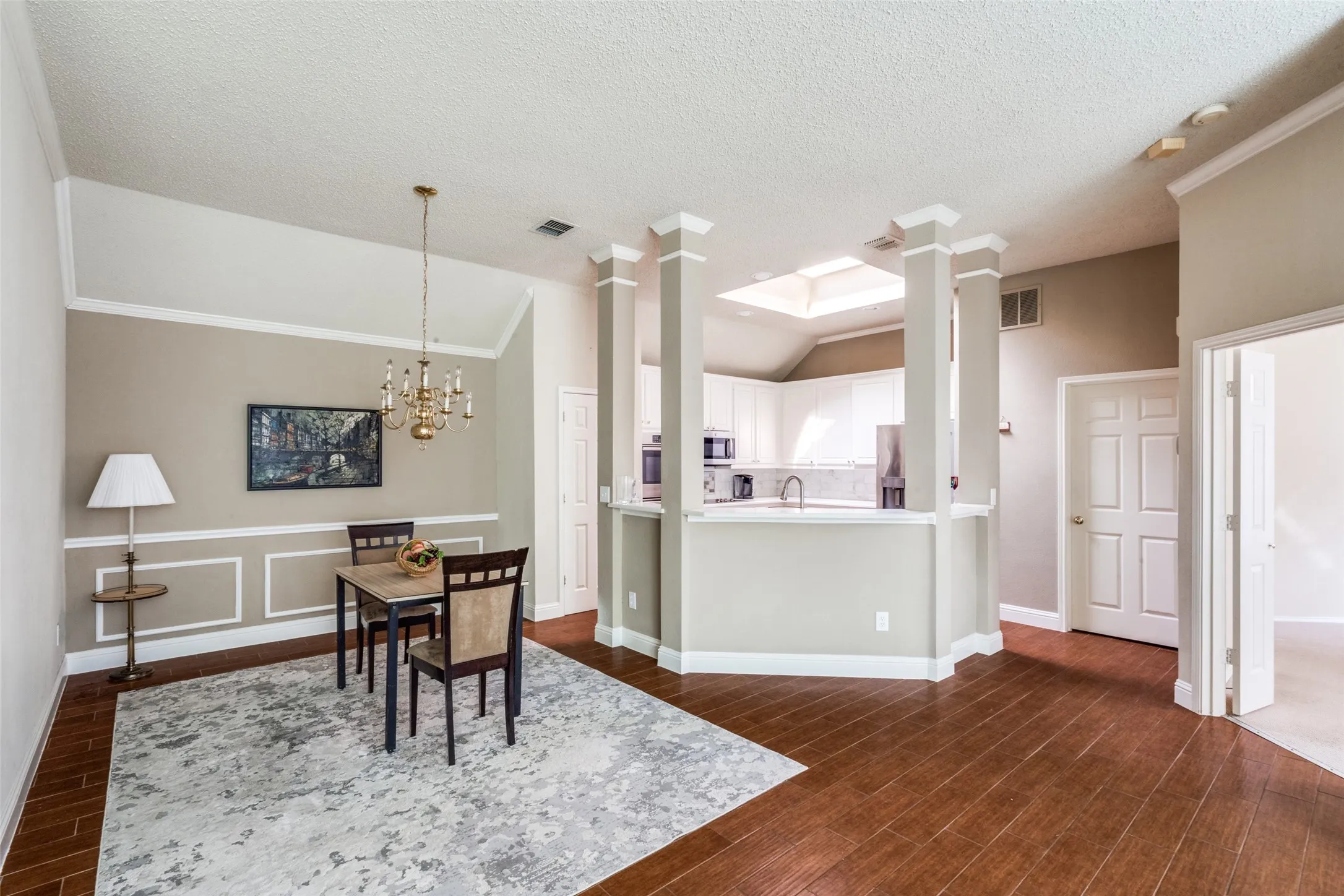 Single Family Residence For Rent in Collin County , 6816 Thorncliff Trail, Plano, Texas 75023, 3 Bedroom, 2 Bathroom, 2 Garage spaces, 1,736 Sqft, built in 1995, mls#21365983, Real Estate Agent in Plano, Homes For Rent in Collin county, Homes For Rent in Plano, Realtor in Plano Texas, Real Estate Brokerage Independent Realty Texas, Luminita Cordes Realtor
