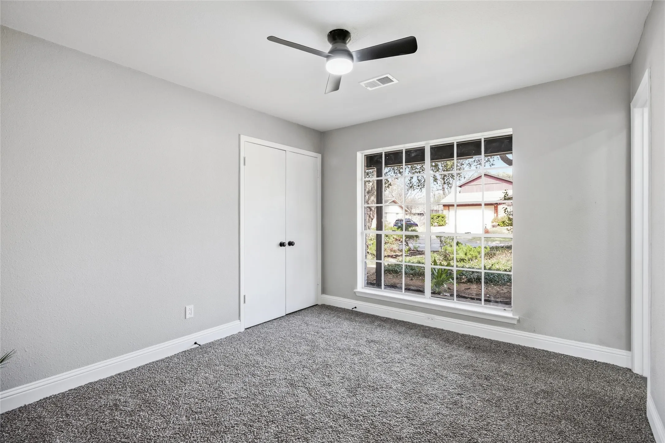 Single Family Residence For Sale in Tarrant County , 1708 Park Ridge Terrace, Arlington, Texas 76012, 4 Bedroom, 3 Bathroom, 2 Garage spaces, 2,103 Sqft, built in 1965, mls#21365342, Real Estate Agent in Arlington, Homes For Sale in Tarrant county, Homes For Sale in Arlington, Realtor in Arlington Texas, Real Estate Brokerage Independent Realty Texas, Luminita Cordes Realtor