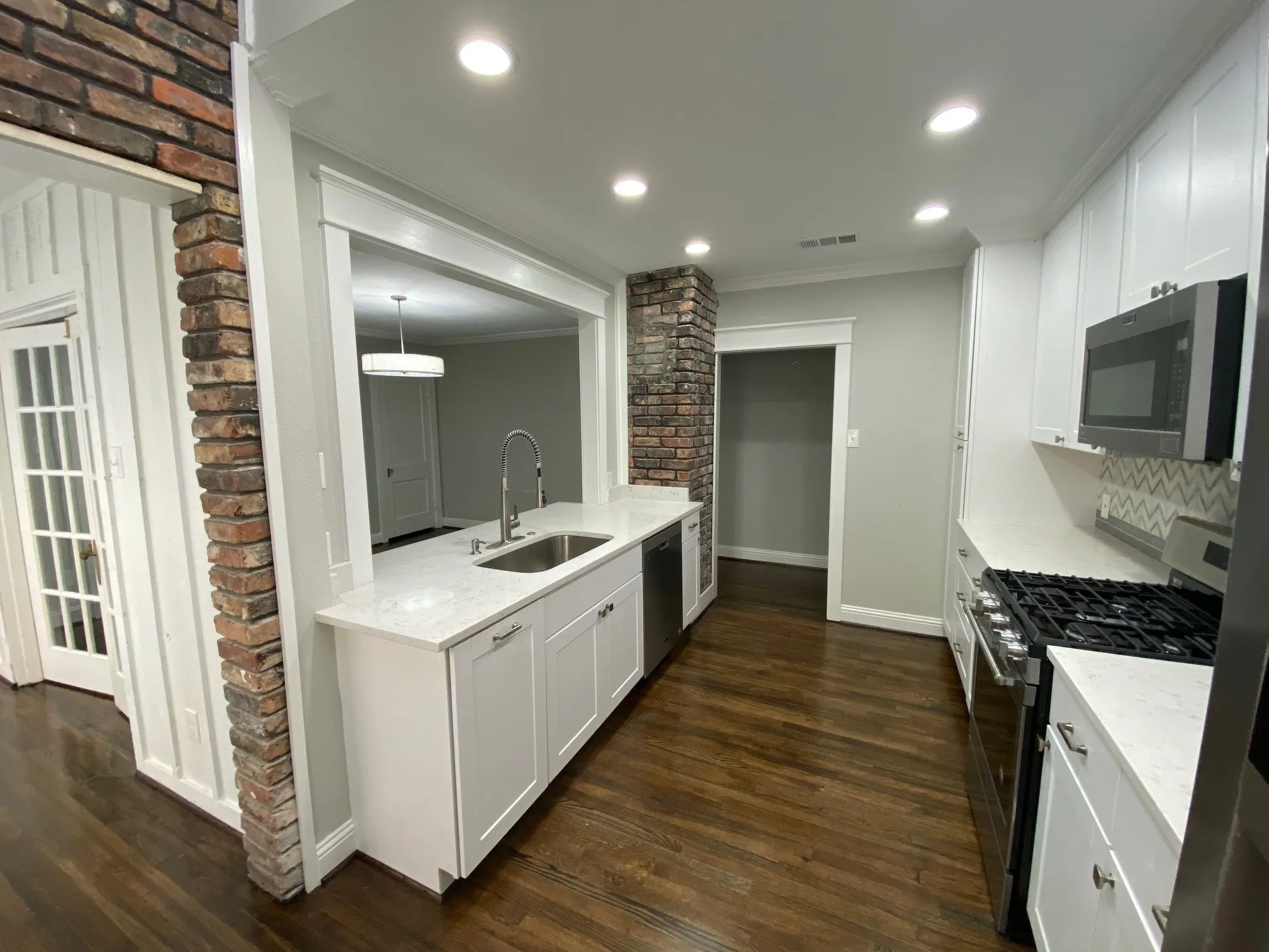 For Sale in Dallas County , 4017 RAWLINS Street, Dallas, Texas 75219, 8 Bedroom, 8 Bathroom, Garage spaces, 0 Sqft, built in 1925, mls#21343610, Real Estate Agent in Dallas, Homes For Sale in Dallas county, Homes For Sale in Dallas, Realtor in Dallas Texas, Real Estate Brokerage Independent Realty Texas, Luminita Cordes Realtor