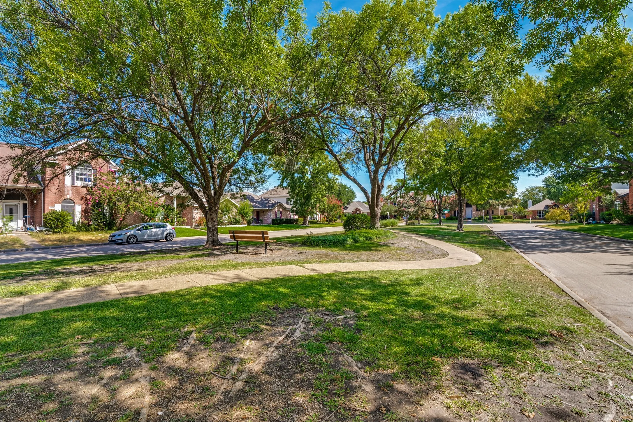 Single Family Residence For Sale in Dallas County , 2110 Carnation Court, Garland, Texas 75040, 3 Bedroom, 3 Bathroom, 2 Garage spaces, 1,984 Sqft, built in 1992, mls#21357816, Real Estate Agent in Garland, Homes For Sale in Dallas county, Homes For Sale in Garland, Realtor in Garland Texas, Real Estate Brokerage Independent Realty Texas, Luminita Cordes Realtor