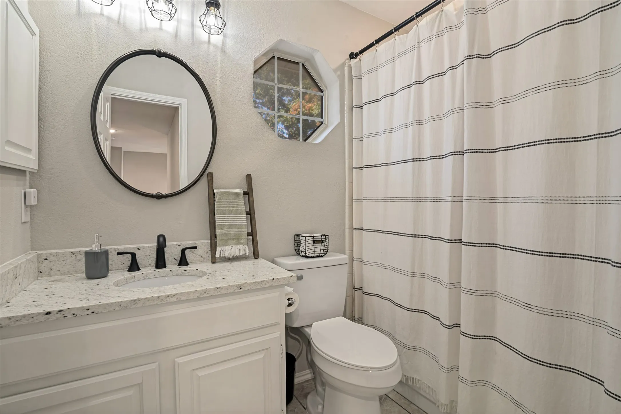 Single Family Residence For Sale in Dallas County , 2110 Carnation Court, Garland, Texas 75040, 3 Bedroom, 3 Bathroom, 2 Garage spaces, 1,984 Sqft, built in 1992, mls#21357816, Real Estate Agent in Garland, Homes For Sale in Dallas county, Homes For Sale in Garland, Realtor in Garland Texas, Real Estate Brokerage Independent Realty Texas, Luminita Cordes Realtor