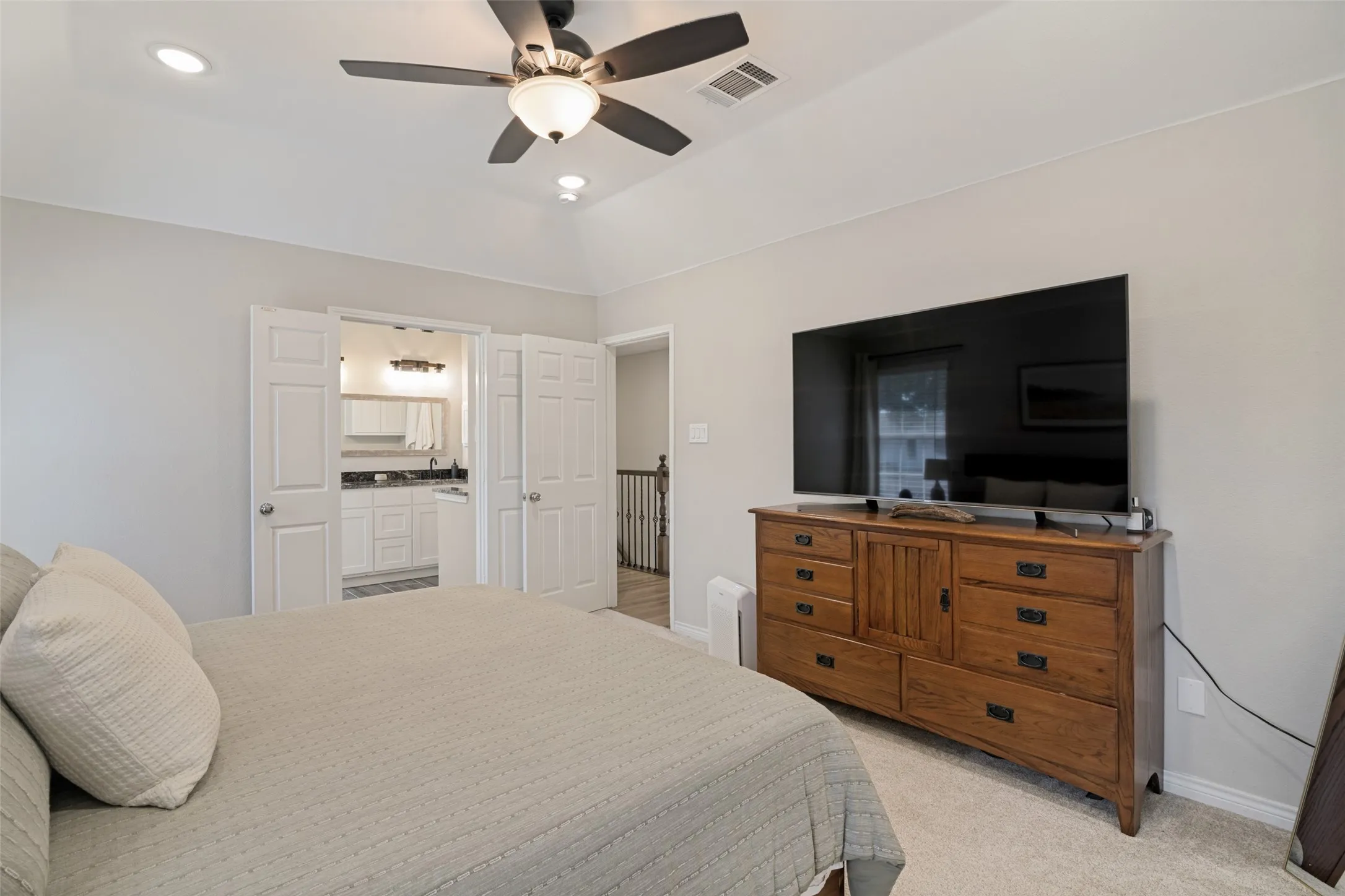Single Family Residence For Sale in Dallas County , 2110 Carnation Court, Garland, Texas 75040, 3 Bedroom, 3 Bathroom, 2 Garage spaces, 1,984 Sqft, built in 1992, mls#21357816, Real Estate Agent in Garland, Homes For Sale in Dallas county, Homes For Sale in Garland, Realtor in Garland Texas, Real Estate Brokerage Independent Realty Texas, Luminita Cordes Realtor