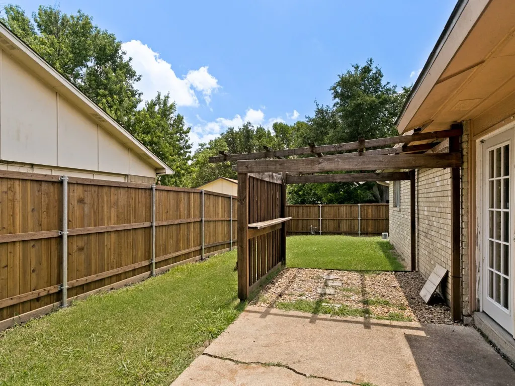 Single Family Residence For Sale in Collin County , 912 Whitehall Drive, Plano, Texas 75023, 3 Bedroom, 2 Bathroom, 2 Garage spaces, 1,764 Sqft, built in 1975, mls#21364150, Real Estate Agent in Plano, Homes For Sale in Collin county, Homes For Sale in Plano, Realtor in Plano Texas, Real Estate Brokerage Independent Realty Texas, Luminita Cordes Realtor