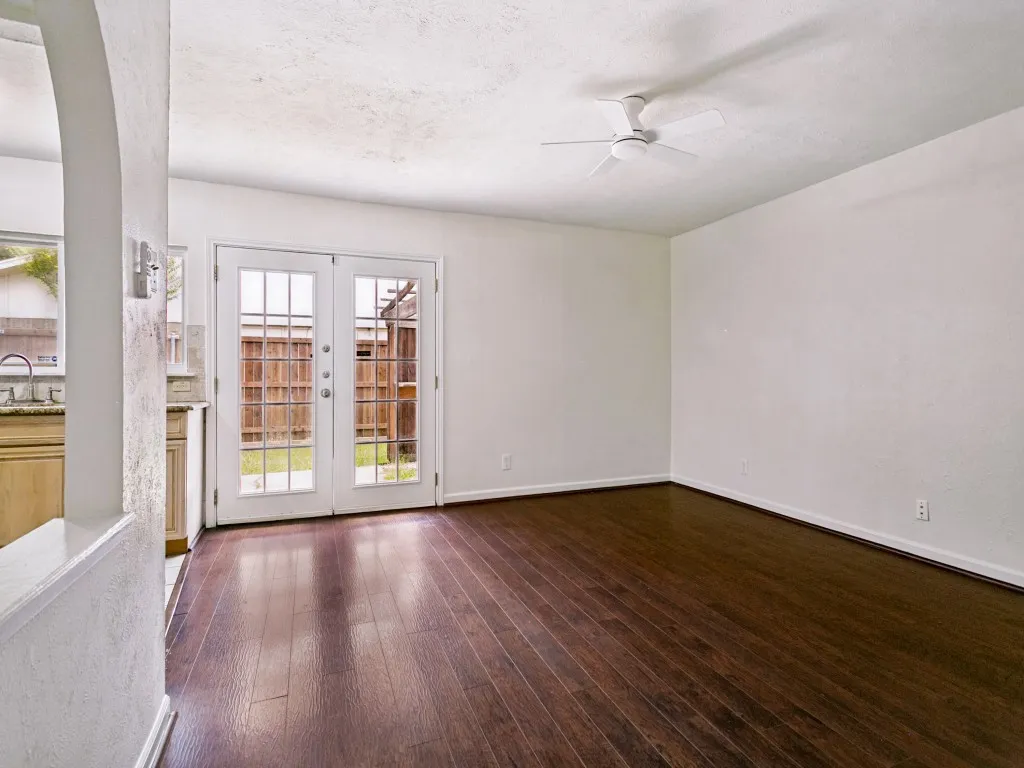 Single Family Residence For Sale in Collin County , 912 Whitehall Drive, Plano, Texas 75023, 3 Bedroom, 2 Bathroom, 2 Garage spaces, 1,764 Sqft, built in 1975, mls#21364150, Real Estate Agent in Plano, Homes For Sale in Collin county, Homes For Sale in Plano, Realtor in Plano Texas, Real Estate Brokerage Independent Realty Texas, Luminita Cordes Realtor
