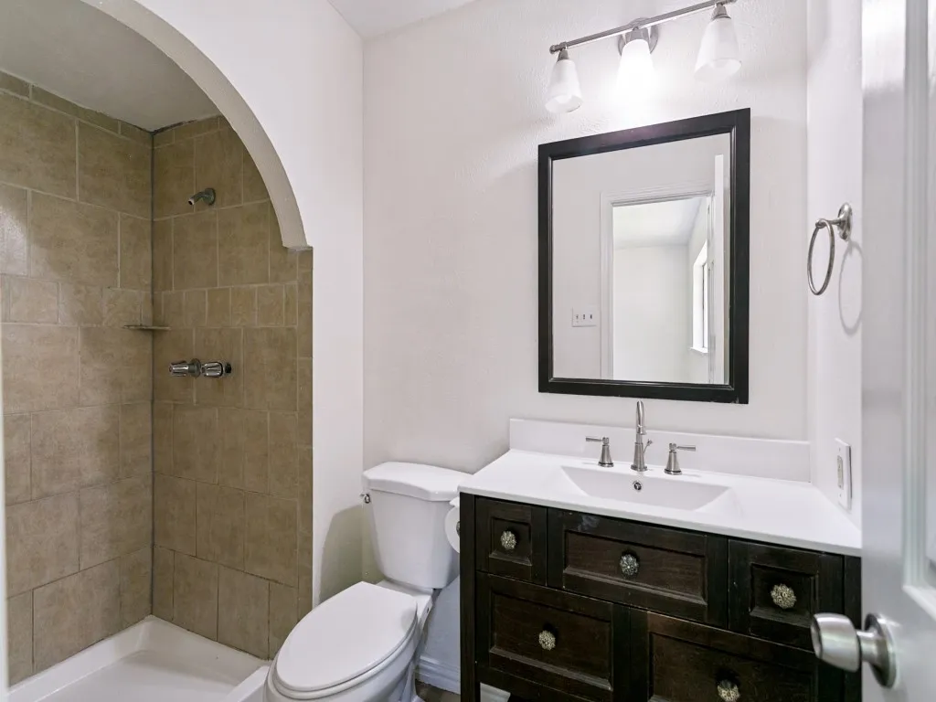 Single Family Residence For Sale in Collin County , 912 Whitehall Drive, Plano, Texas 75023, 3 Bedroom, 2 Bathroom, 2 Garage spaces, 1,764 Sqft, built in 1975, mls#21364150, Real Estate Agent in Plano, Homes For Sale in Collin county, Homes For Sale in Plano, Realtor in Plano Texas, Real Estate Brokerage Independent Realty Texas, Luminita Cordes Realtor