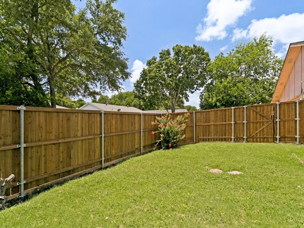 Single Family Residence For Sale in Collin County , 912 Whitehall Drive, Plano, Texas 75023, 3 Bedroom, 2 Bathroom, 2 Garage spaces, 1,764 Sqft, built in 1975, mls#21364150, Real Estate Agent in Plano, Homes For Sale in Collin county, Homes For Sale in Plano, Realtor in Plano Texas, Real Estate Brokerage Independent Realty Texas, Luminita Cordes Realtor