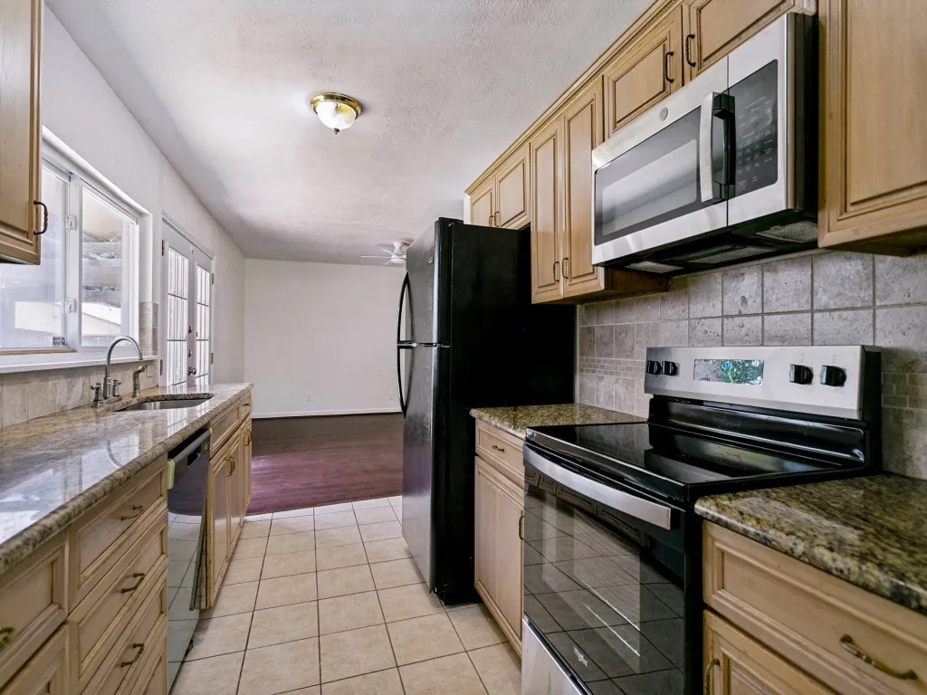 Single Family Residence For Sale in Collin County , 912 Whitehall Drive, Plano, Texas 75023, 3 Bedroom, 2 Bathroom, 2 Garage spaces, 1,764 Sqft, built in 1975, mls#21364150, Real Estate Agent in Plano, Homes For Sale in Collin county, Homes For Sale in Plano, Realtor in Plano Texas, Real Estate Brokerage Independent Realty Texas, Luminita Cordes Realtor