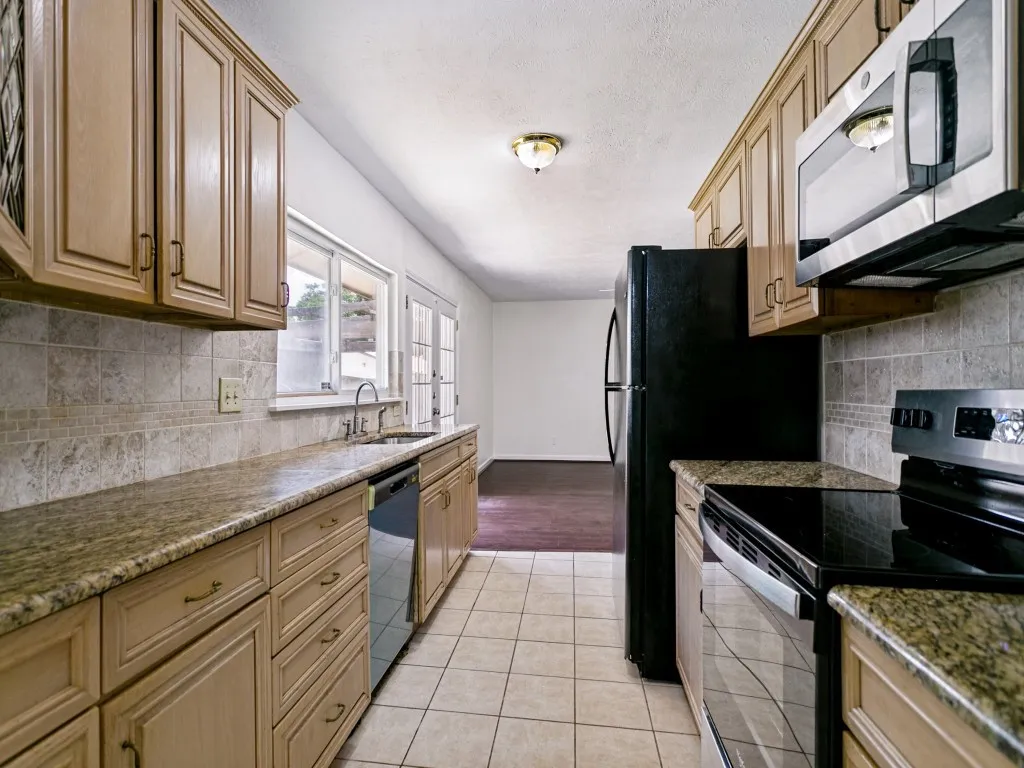 Single Family Residence For Sale in Collin County , 912 Whitehall Drive, Plano, Texas 75023, 3 Bedroom, 2 Bathroom, 2 Garage spaces, 1,764 Sqft, built in 1975, mls#21364150, Real Estate Agent in Plano, Homes For Sale in Collin county, Homes For Sale in Plano, Realtor in Plano Texas, Real Estate Brokerage Independent Realty Texas, Luminita Cordes Realtor
