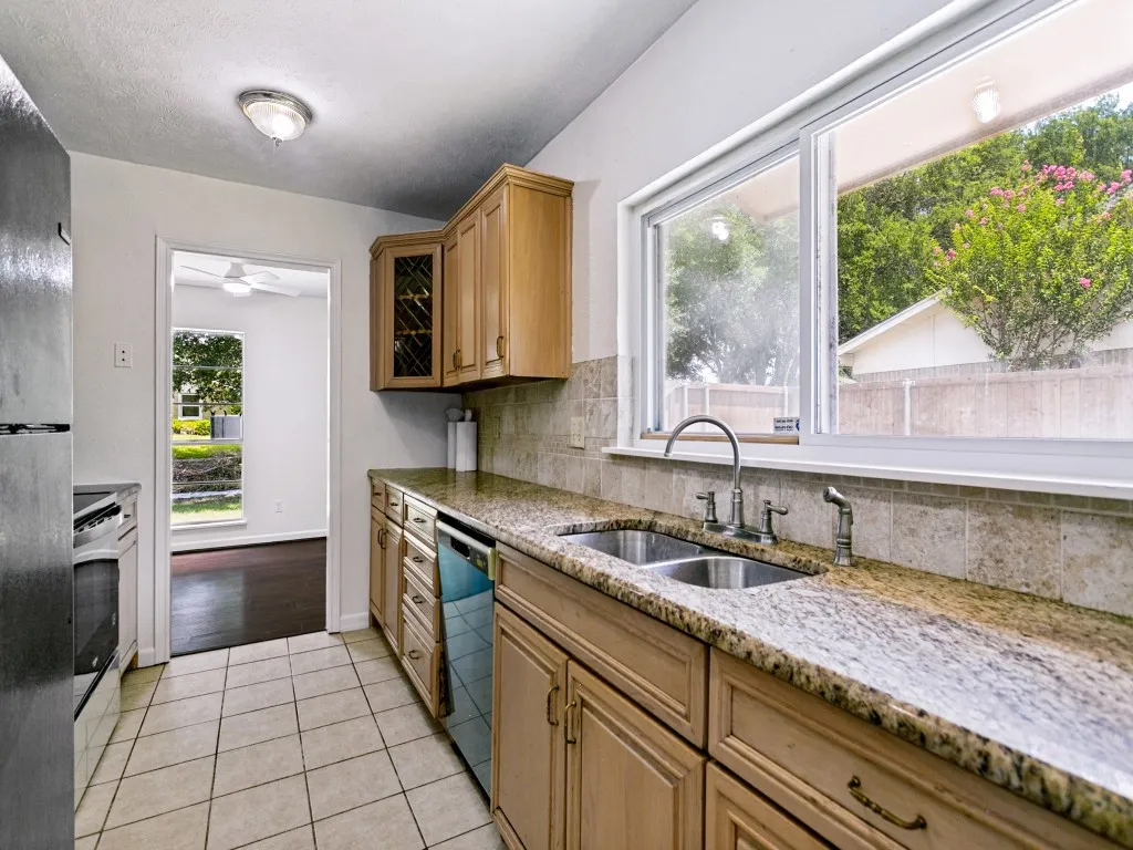 Single Family Residence For Sale in Collin County , 912 Whitehall Drive, Plano, Texas 75023, 3 Bedroom, 2 Bathroom, 2 Garage spaces, 1,764 Sqft, built in 1975, mls#21364150, Real Estate Agent in Plano, Homes For Sale in Collin county, Homes For Sale in Plano, Realtor in Plano Texas, Real Estate Brokerage Independent Realty Texas, Luminita Cordes Realtor