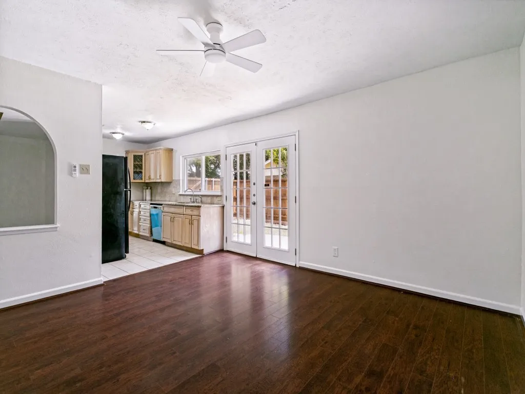 Single Family Residence For Sale in Collin County , 912 Whitehall Drive, Plano, Texas 75023, 3 Bedroom, 2 Bathroom, 2 Garage spaces, 1,764 Sqft, built in 1975, mls#21364150, Real Estate Agent in Plano, Homes For Sale in Collin county, Homes For Sale in Plano, Realtor in Plano Texas, Real Estate Brokerage Independent Realty Texas, Luminita Cordes Realtor