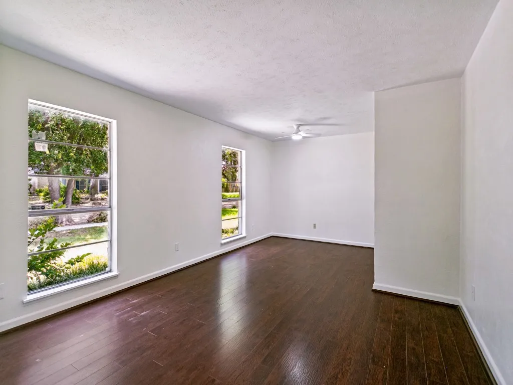 Single Family Residence For Sale in Collin County , 912 Whitehall Drive, Plano, Texas 75023, 3 Bedroom, 2 Bathroom, 2 Garage spaces, 1,764 Sqft, built in 1975, mls#21364150, Real Estate Agent in Plano, Homes For Sale in Collin county, Homes For Sale in Plano, Realtor in Plano Texas, Real Estate Brokerage Independent Realty Texas, Luminita Cordes Realtor