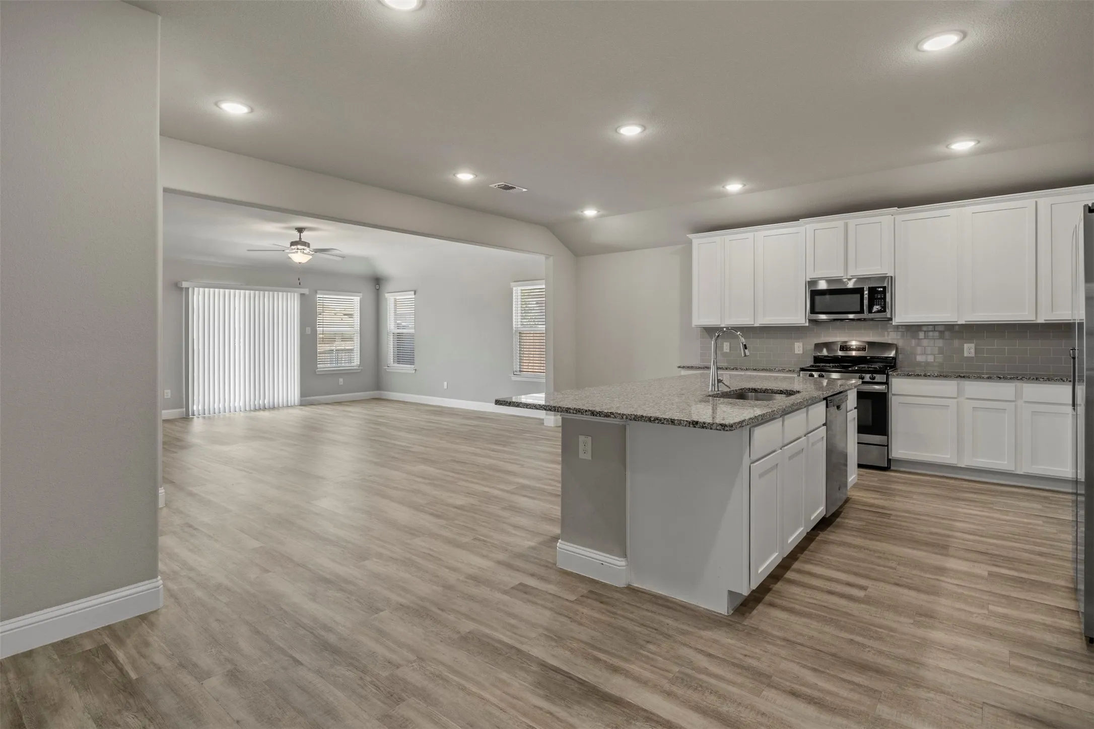 Single Family Residence For Sale in Kaufman County , 2305 Mount Olive Lane, Forney, Texas 75126, 3 Bedroom, 2 Bathroom, 2 Garage spaces, 2,151 Sqft, built in 2018, mls#21365994, Real Estate Agent in Forney, Homes For Sale in Kaufman county, Homes For Sale in Forney, Realtor in Forney Texas, Real Estate Brokerage Independent Realty Texas, Luminita Cordes Realtor