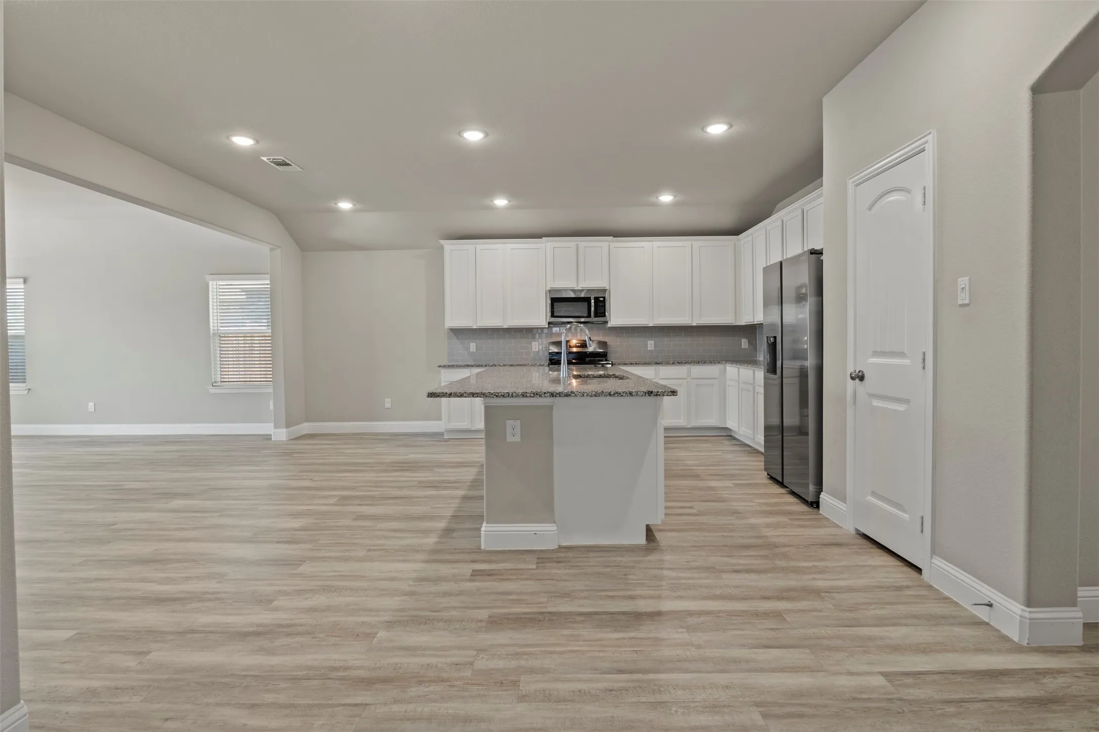 Single Family Residence For Sale in Kaufman County , 2305 Mount Olive Lane, Forney, Texas 75126, 3 Bedroom, 2 Bathroom, 2 Garage spaces, 2,151 Sqft, built in 2018, mls#21365994, Real Estate Agent in Forney, Homes For Sale in Kaufman county, Homes For Sale in Forney, Realtor in Forney Texas, Real Estate Brokerage Independent Realty Texas, Luminita Cordes Realtor