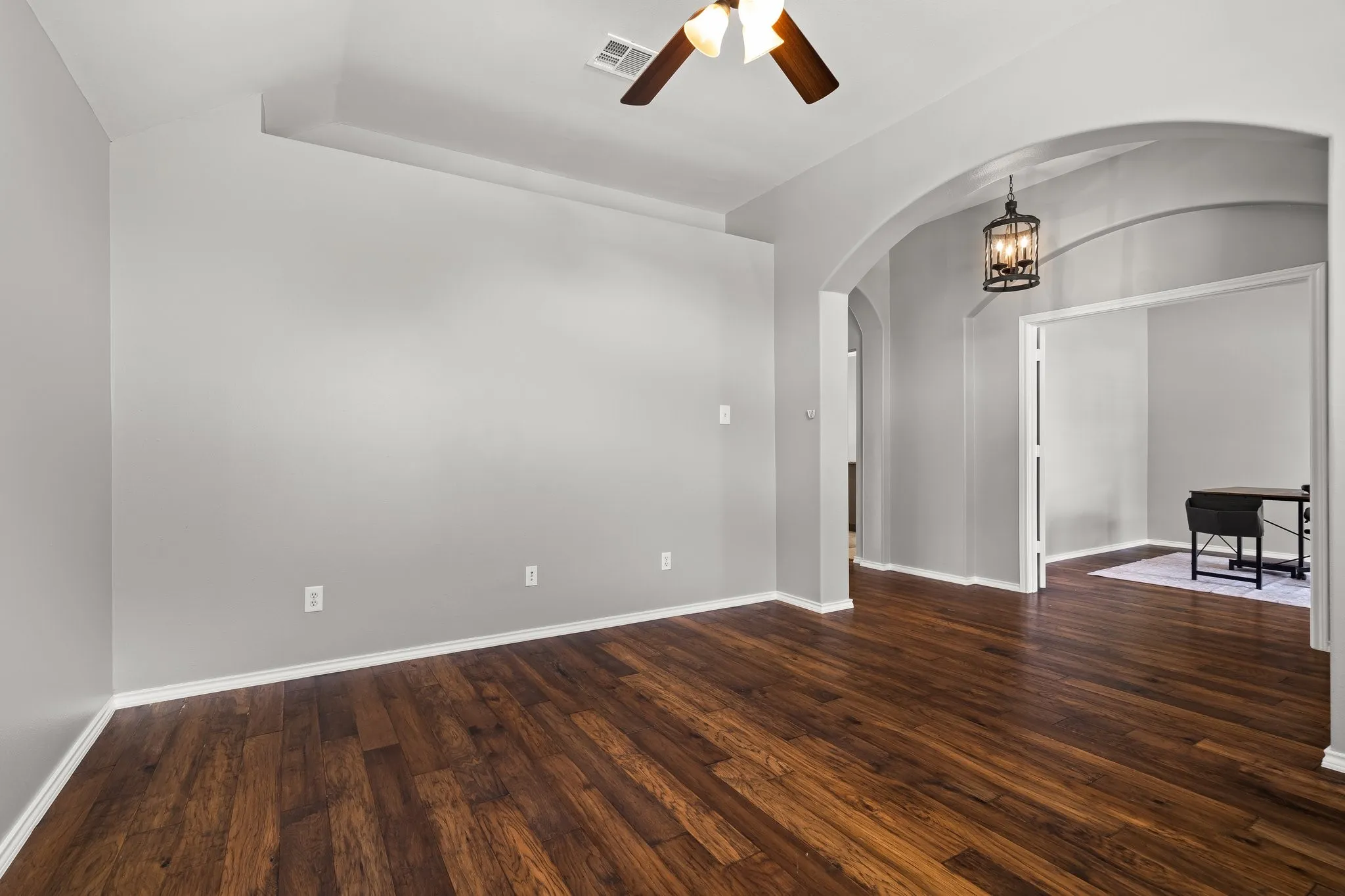 Single Family Residence For Rent in Denton County , 1601 Crabapple Lane, Flower Mound, Texas 75028, 3 Bedroom, 2 Bathroom, 2 Garage spaces, 2,023 Sqft, built in 1997, mls#21365987, Real Estate Agent in Flower Mound, Homes For Rent in Denton county, Homes For Rent in Flower Mound, Realtor in Flower Mound Texas, Real Estate Brokerage Independent Realty Texas, Luminita Cordes Realtor