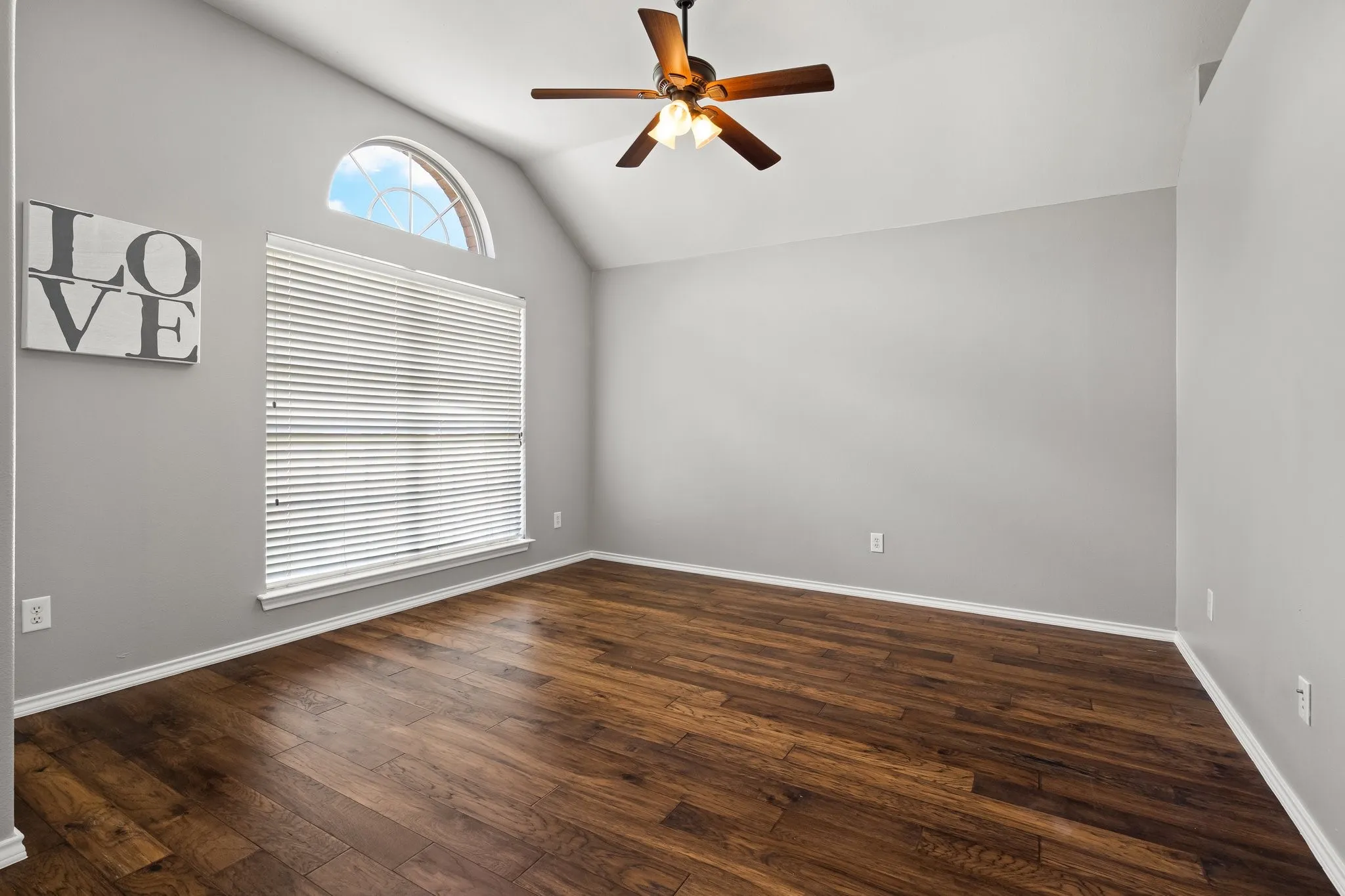 Single Family Residence For Rent in Denton County , 1601 Crabapple Lane, Flower Mound, Texas 75028, 3 Bedroom, 2 Bathroom, 2 Garage spaces, 2,023 Sqft, built in 1997, mls#21365987, Real Estate Agent in Flower Mound, Homes For Rent in Denton county, Homes For Rent in Flower Mound, Realtor in Flower Mound Texas, Real Estate Brokerage Independent Realty Texas, Luminita Cordes Realtor