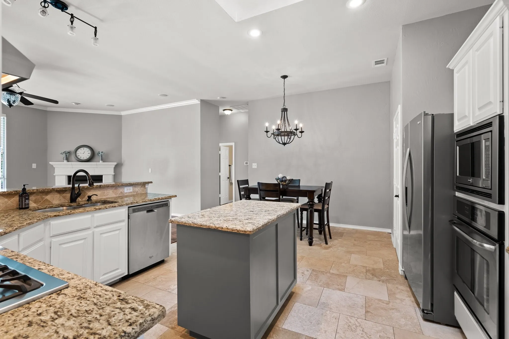 Single Family Residence For Rent in Denton County , 1601 Crabapple Lane, Flower Mound, Texas 75028, 3 Bedroom, 2 Bathroom, 2 Garage spaces, 2,023 Sqft, built in 1997, mls#21365987, Real Estate Agent in Flower Mound, Homes For Rent in Denton county, Homes For Rent in Flower Mound, Realtor in Flower Mound Texas, Real Estate Brokerage Independent Realty Texas, Luminita Cordes Realtor