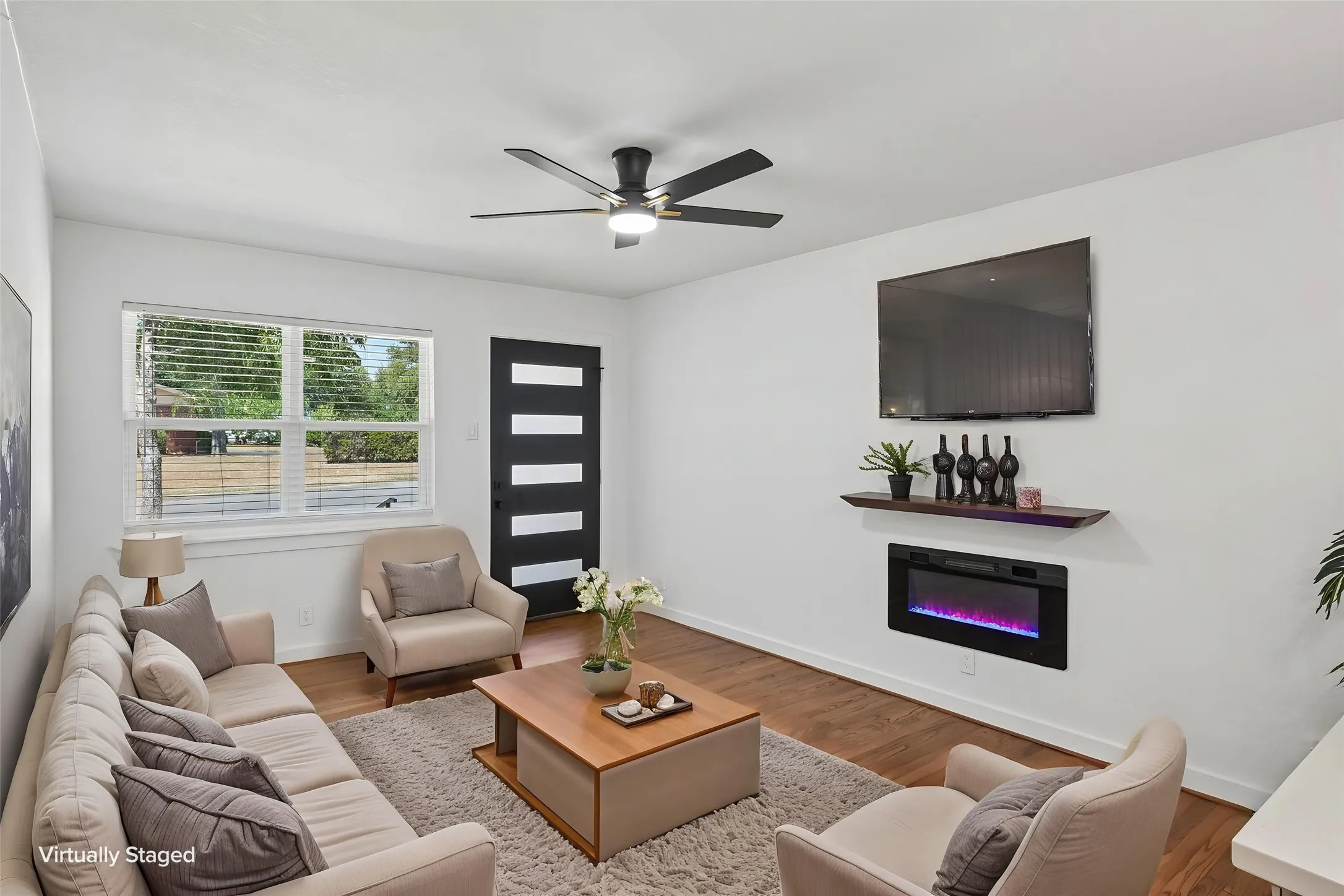 Single Family Residence For Sale in Tarrant County , 401 Vine Street, Euless, Texas 76040, 3 Bedroom, 2 Bathroom, 2 Garage spaces, 1,443 Sqft, built in 1958, mls#21363815, Real Estate Agent in Euless, Homes For Sale in Tarrant county, Homes For Sale in Euless, Realtor in Euless Texas, Real Estate Brokerage Independent Realty Texas, Luminita Cordes Realtor