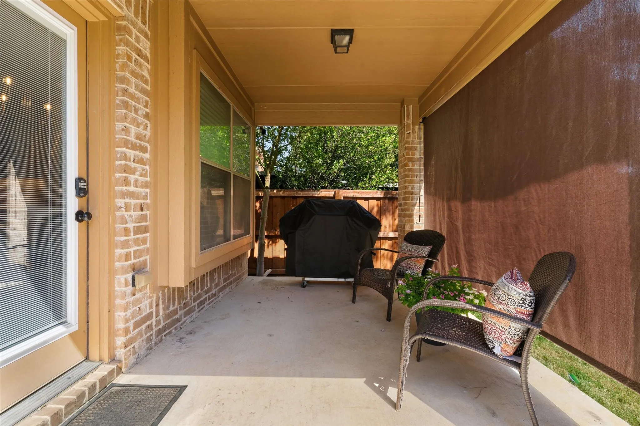 Single Family Residence For Sale in Tarrant County , 8012 Red River Run, North Richland Hills, Texas 76180, 6 Bedroom, 4 Bathroom, 3 Garage spaces, 4,321 Sqft, built in 2012, mls#21362598, Real Estate Agent in North Richland Hills, Homes For Sale in Tarrant county, Homes For Sale in North Richland Hills, Realtor in North Richland Hills Texas, Real Estate Brokerage Independent Realty Texas, Luminita Cordes Realtor