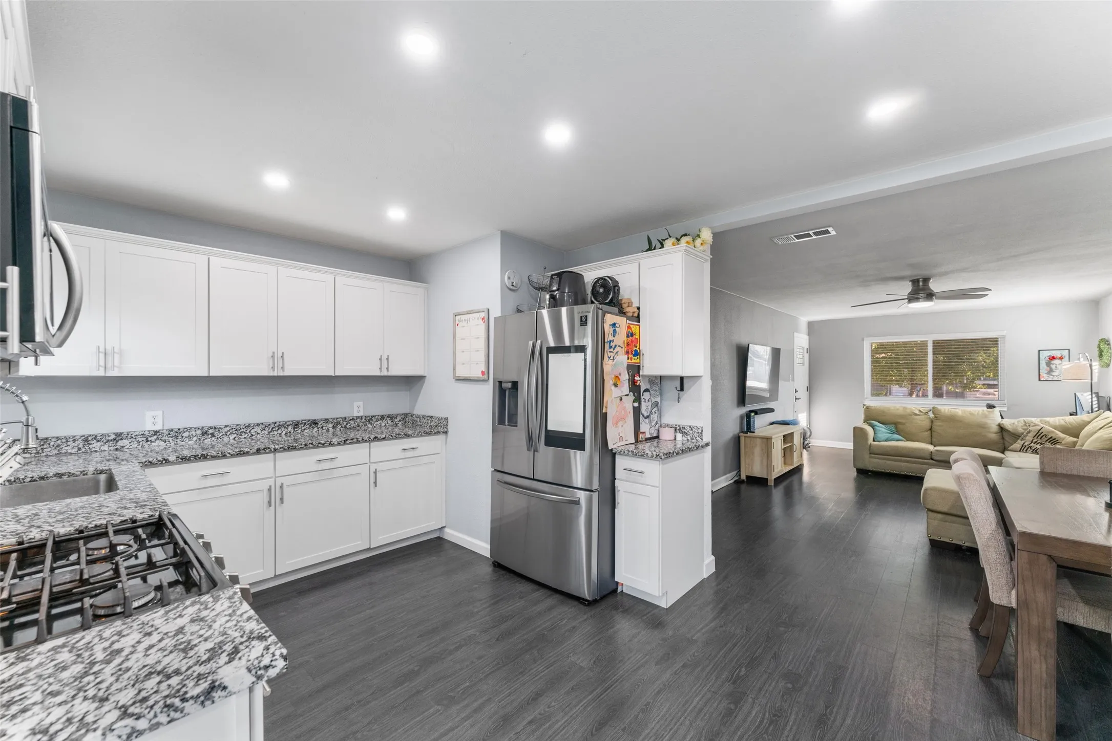 Single Family Residence For Sale in Dallas County , 1429 Crestridge Drive, Mesquite, Texas 75149, 3 Bedroom, 1 Bathroom, Garage spaces, 1,088 Sqft, built in 1956, mls#21366000, Real Estate Agent in Mesquite, Homes For Sale in Dallas county, Homes For Sale in Mesquite, Realtor in Mesquite Texas, Real Estate Brokerage Independent Realty Texas, Luminita Cordes Realtor