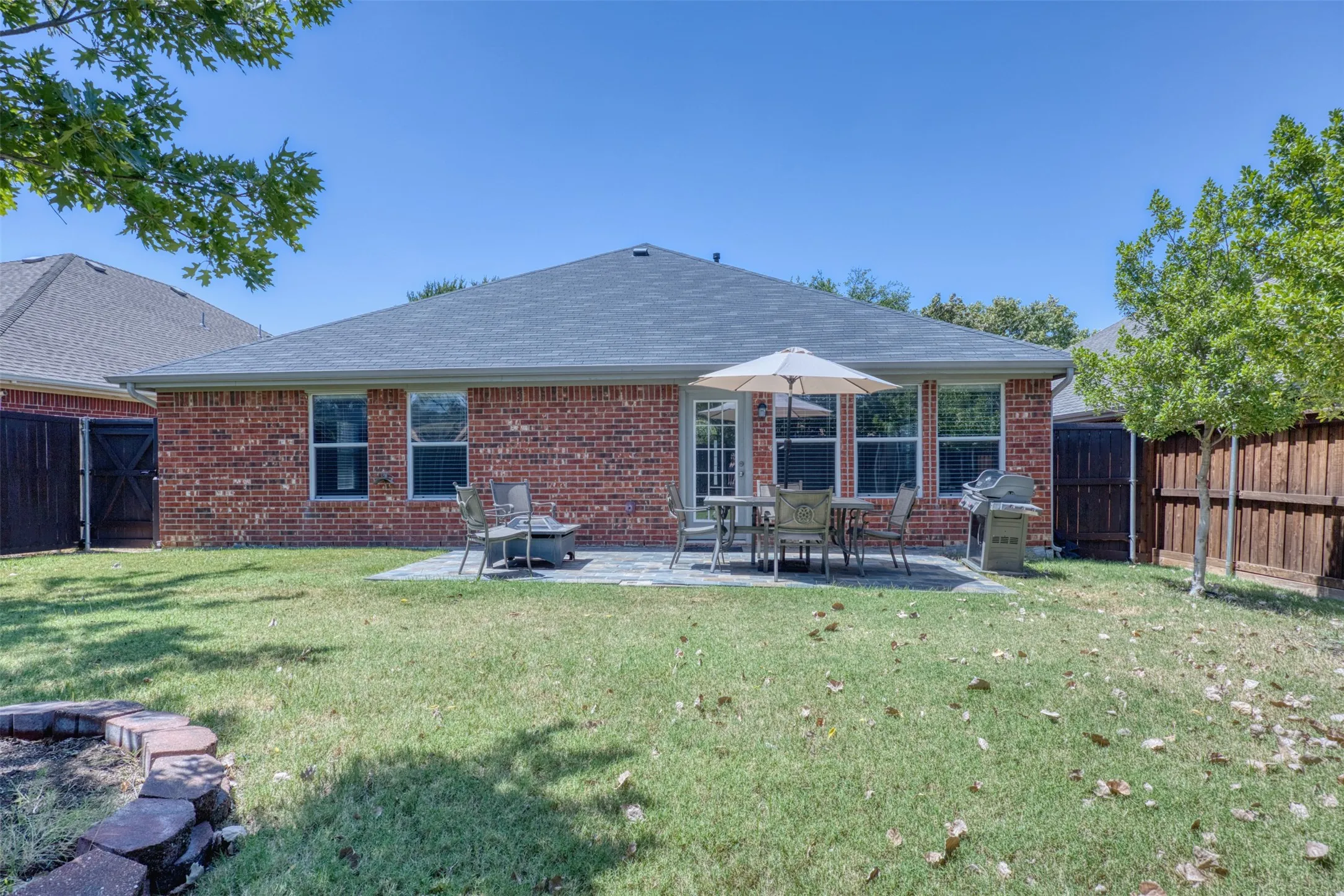 Single Family Residence For Sale in Collin County , 6880 Longhorn Trail, Frisco, Texas 75034, 3 Bedroom, 2 Bathroom, 2 Garage spaces, 2,165 Sqft, built in 2001, mls#21356608, Real Estate Agent in Frisco, Homes For Sale in Collin county, Homes For Sale in Frisco, Realtor in Frisco Texas, Real Estate Brokerage Independent Realty Texas, Luminita Cordes Realtor