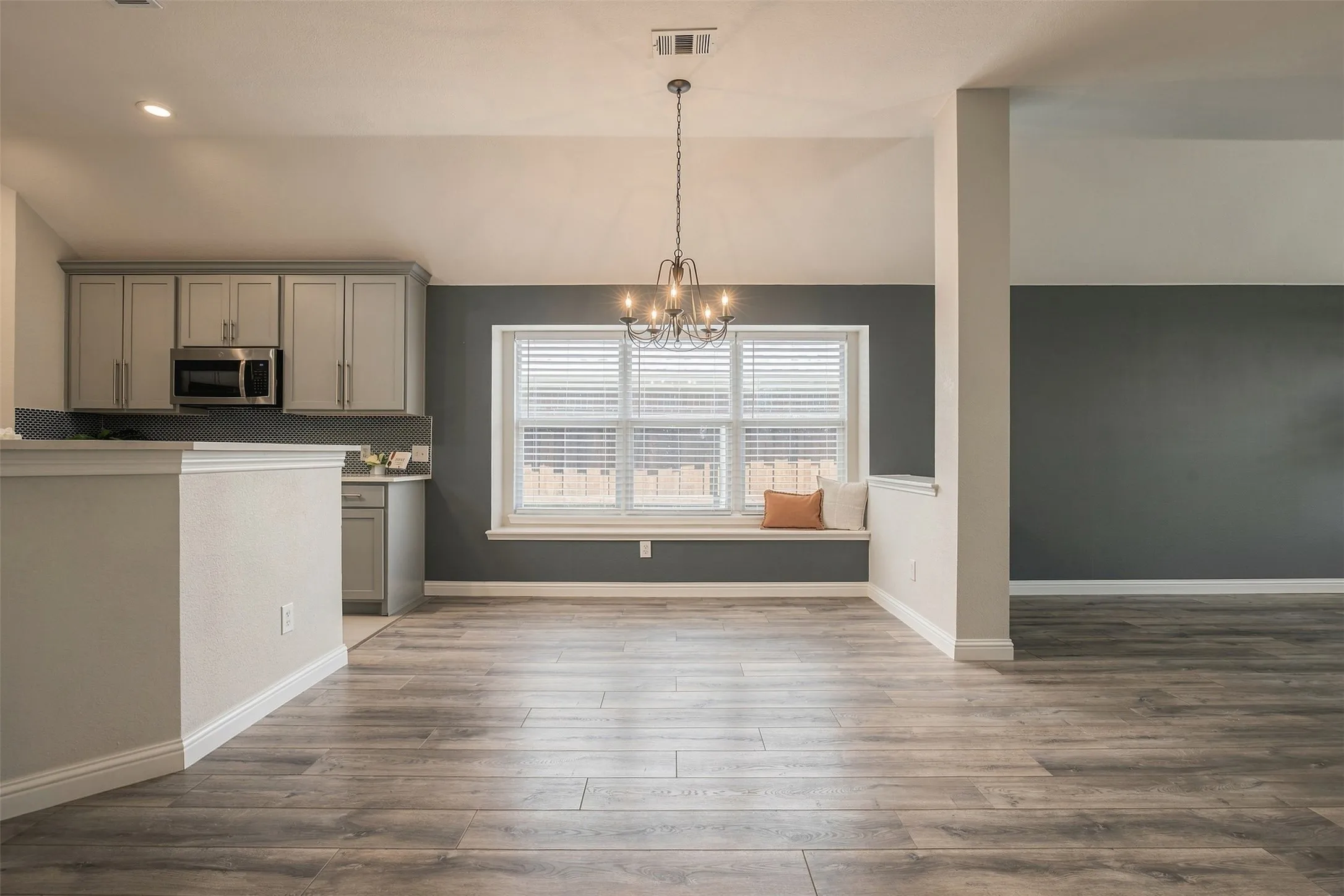 Single Family Residence For Sale in Collin County , 6880 Longhorn Trail, Frisco, Texas 75034, 3 Bedroom, 2 Bathroom, 2 Garage spaces, 2,165 Sqft, built in 2001, mls#21356608, Real Estate Agent in Frisco, Homes For Sale in Collin county, Homes For Sale in Frisco, Realtor in Frisco Texas, Real Estate Brokerage Independent Realty Texas, Luminita Cordes Realtor