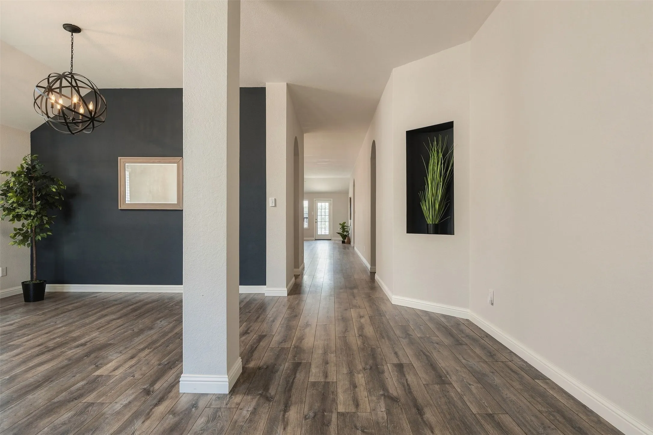 Single Family Residence For Sale in Collin County , 6880 Longhorn Trail, Frisco, Texas 75034, 3 Bedroom, 2 Bathroom, 2 Garage spaces, 2,165 Sqft, built in 2001, mls#21356608, Real Estate Agent in Frisco, Homes For Sale in Collin county, Homes For Sale in Frisco, Realtor in Frisco Texas, Real Estate Brokerage Independent Realty Texas, Luminita Cordes Realtor