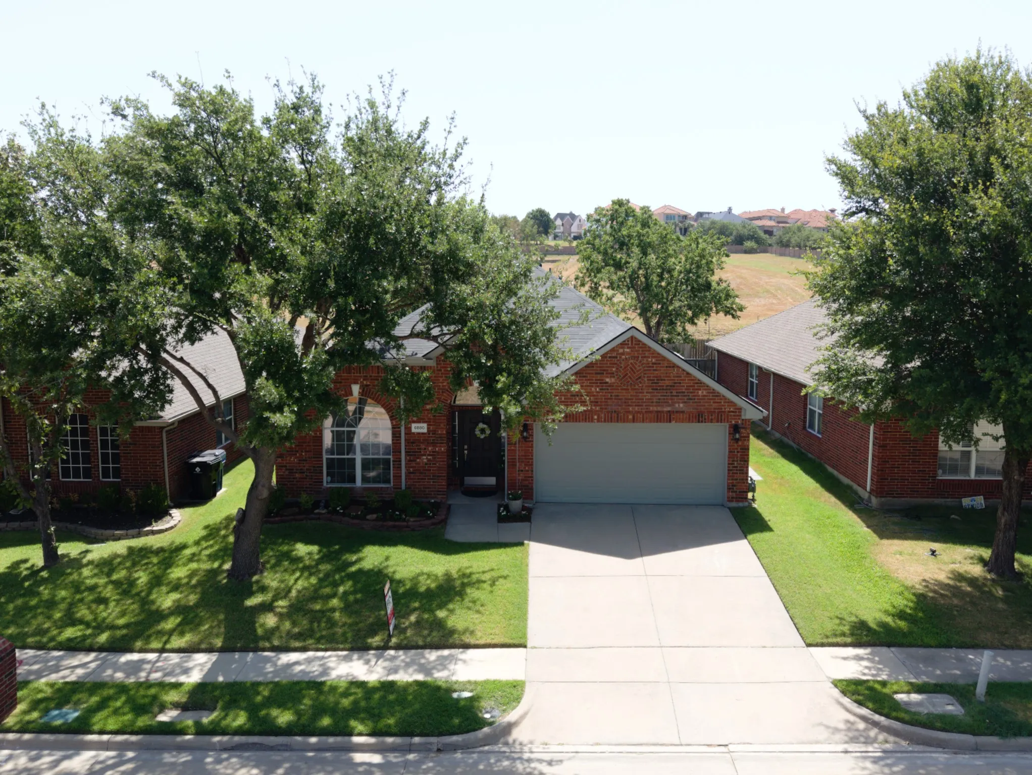 Single Family Residence For Sale in Collin County , 6880 Longhorn Trail, Frisco, Texas 75034, 3 Bedroom, 2 Bathroom, 2 Garage spaces, 2,165 Sqft, built in 2001, mls#21356608, Real Estate Agent in Frisco, Homes For Sale in Collin county, Homes For Sale in Frisco, Realtor in Frisco Texas, Real Estate Brokerage Independent Realty Texas, Luminita Cordes Realtor