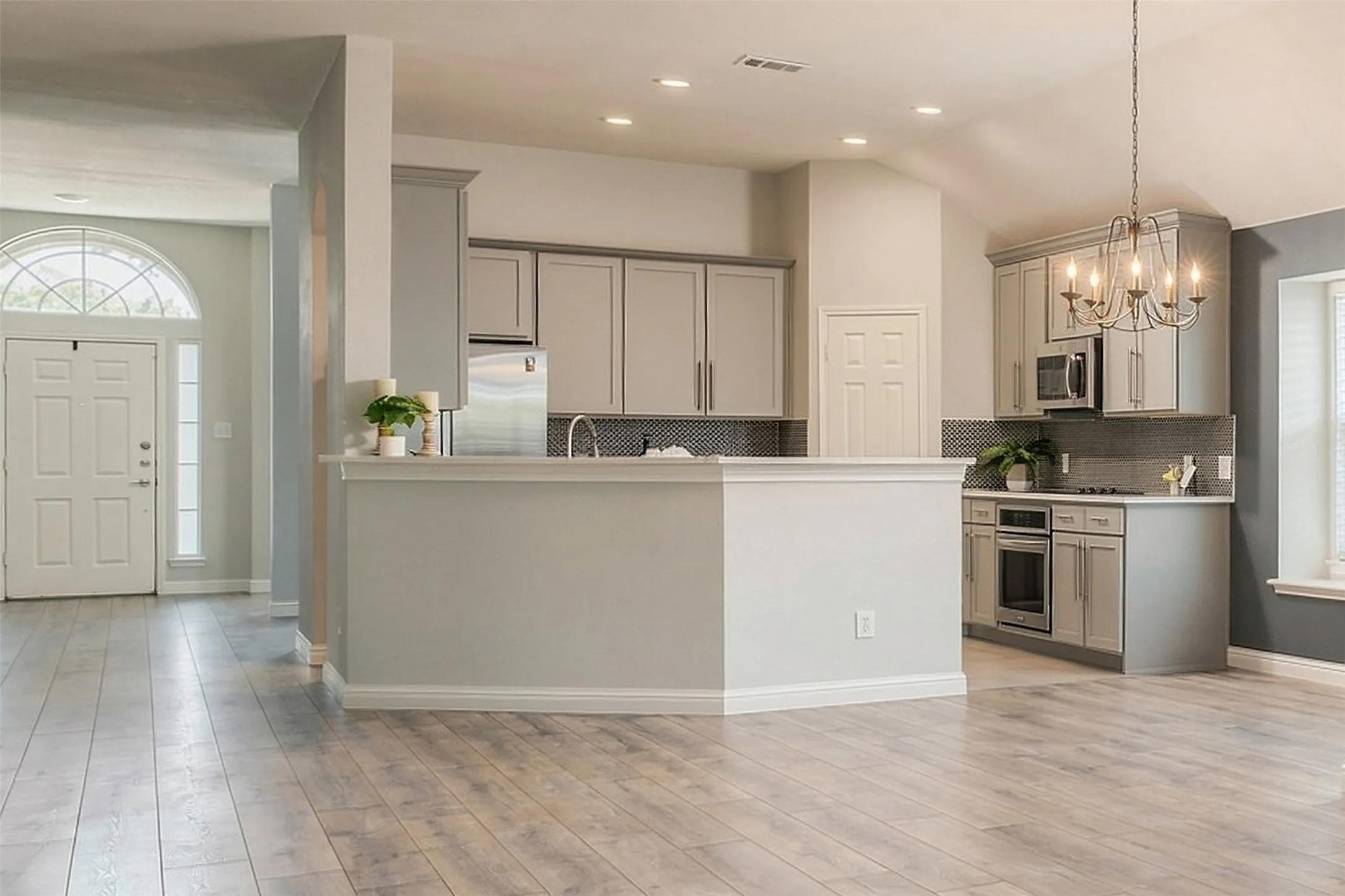 Single Family Residence For Sale in Collin County , 6880 Longhorn Trail, Frisco, Texas 75034, 3 Bedroom, 2 Bathroom, 2 Garage spaces, 2,165 Sqft, built in 2001, mls#21356608, Real Estate Agent in Frisco, Homes For Sale in Collin county, Homes For Sale in Frisco, Realtor in Frisco Texas, Real Estate Brokerage Independent Realty Texas, Luminita Cordes Realtor