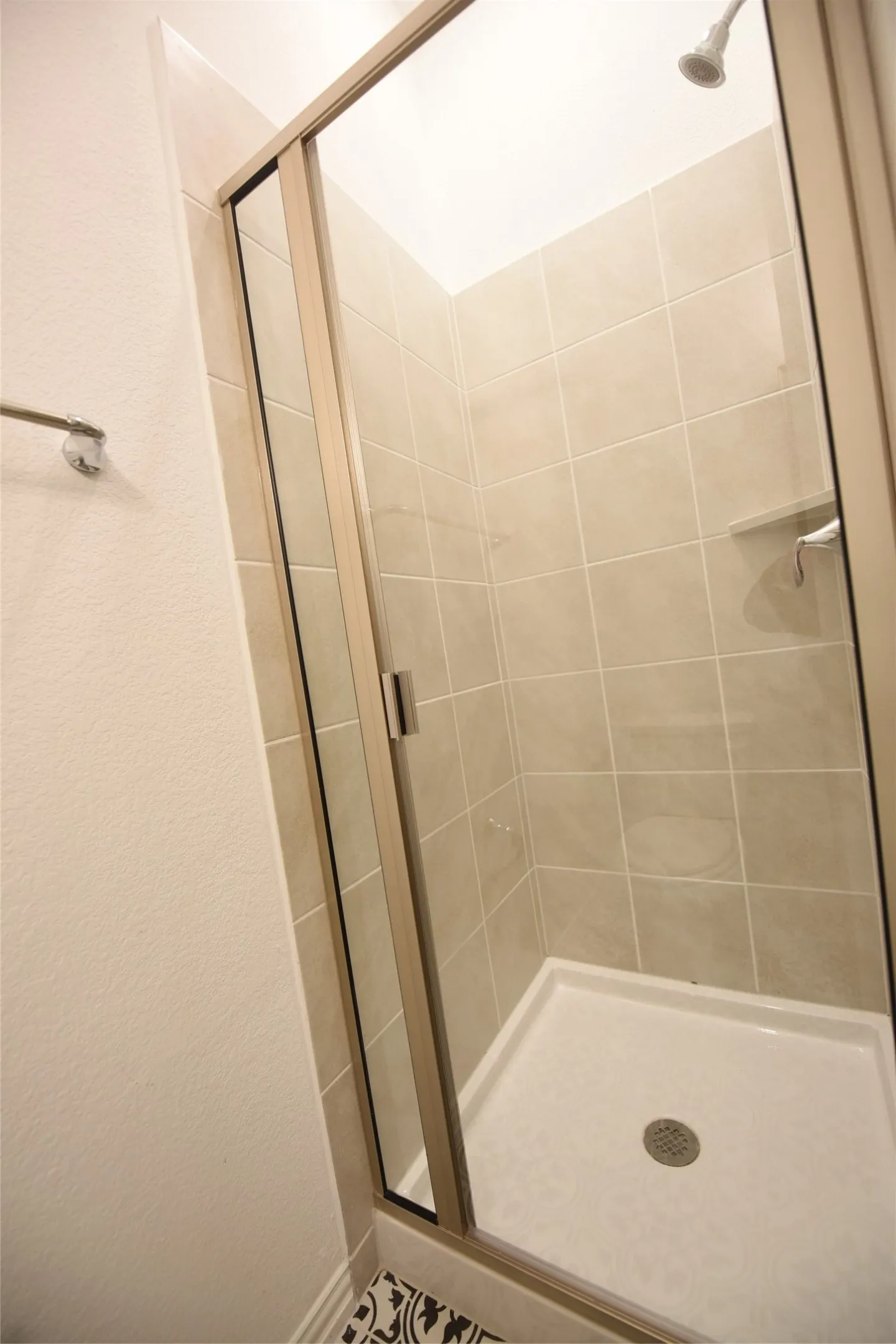 Single Family Residence For Rent in Dallas County , 9843 Romo Street, Irving, Texas 75063, 4 Bedroom, 3 Bathroom, 2 Garage spaces, 2,359 Sqft, built in 2021, mls#21356701, Real Estate Agent in Irving, Homes For Rent in Dallas county, Homes For Rent in Irving, Realtor in Irving Texas, Real Estate Brokerage Independent Realty Texas, Luminita Cordes Realtor