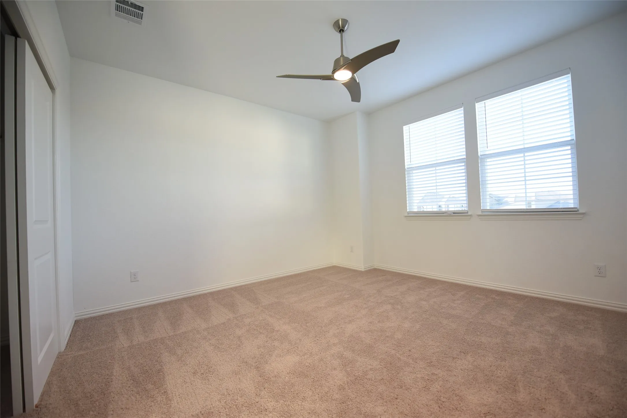 Single Family Residence For Rent in Dallas County , 9843 Romo Street, Irving, Texas 75063, 4 Bedroom, 3 Bathroom, 2 Garage spaces, 2,359 Sqft, built in 2021, mls#21356701, Real Estate Agent in Irving, Homes For Rent in Dallas county, Homes For Rent in Irving, Realtor in Irving Texas, Real Estate Brokerage Independent Realty Texas, Luminita Cordes Realtor