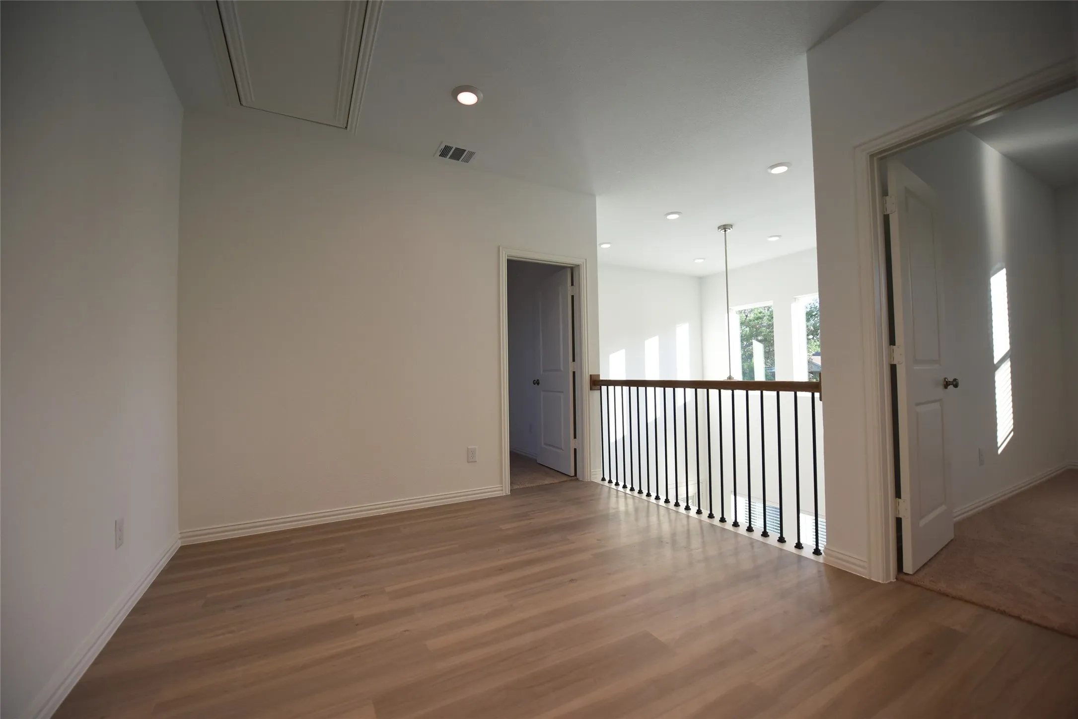 Single Family Residence For Rent in Dallas County , 9843 Romo Street, Irving, Texas 75063, 4 Bedroom, 3 Bathroom, 2 Garage spaces, 2,359 Sqft, built in 2021, mls#21356701, Real Estate Agent in Irving, Homes For Rent in Dallas county, Homes For Rent in Irving, Realtor in Irving Texas, Real Estate Brokerage Independent Realty Texas, Luminita Cordes Realtor