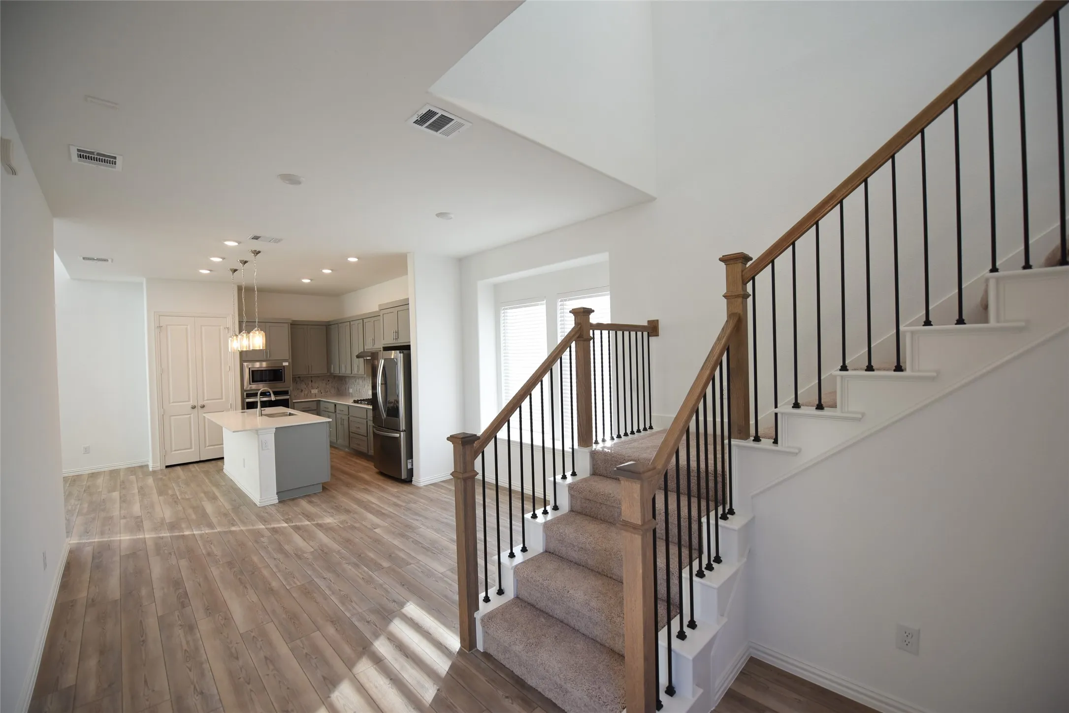 Single Family Residence For Rent in Dallas County , 9843 Romo Street, Irving, Texas 75063, 4 Bedroom, 3 Bathroom, 2 Garage spaces, 2,359 Sqft, built in 2021, mls#21356701, Real Estate Agent in Irving, Homes For Rent in Dallas county, Homes For Rent in Irving, Realtor in Irving Texas, Real Estate Brokerage Independent Realty Texas, Luminita Cordes Realtor