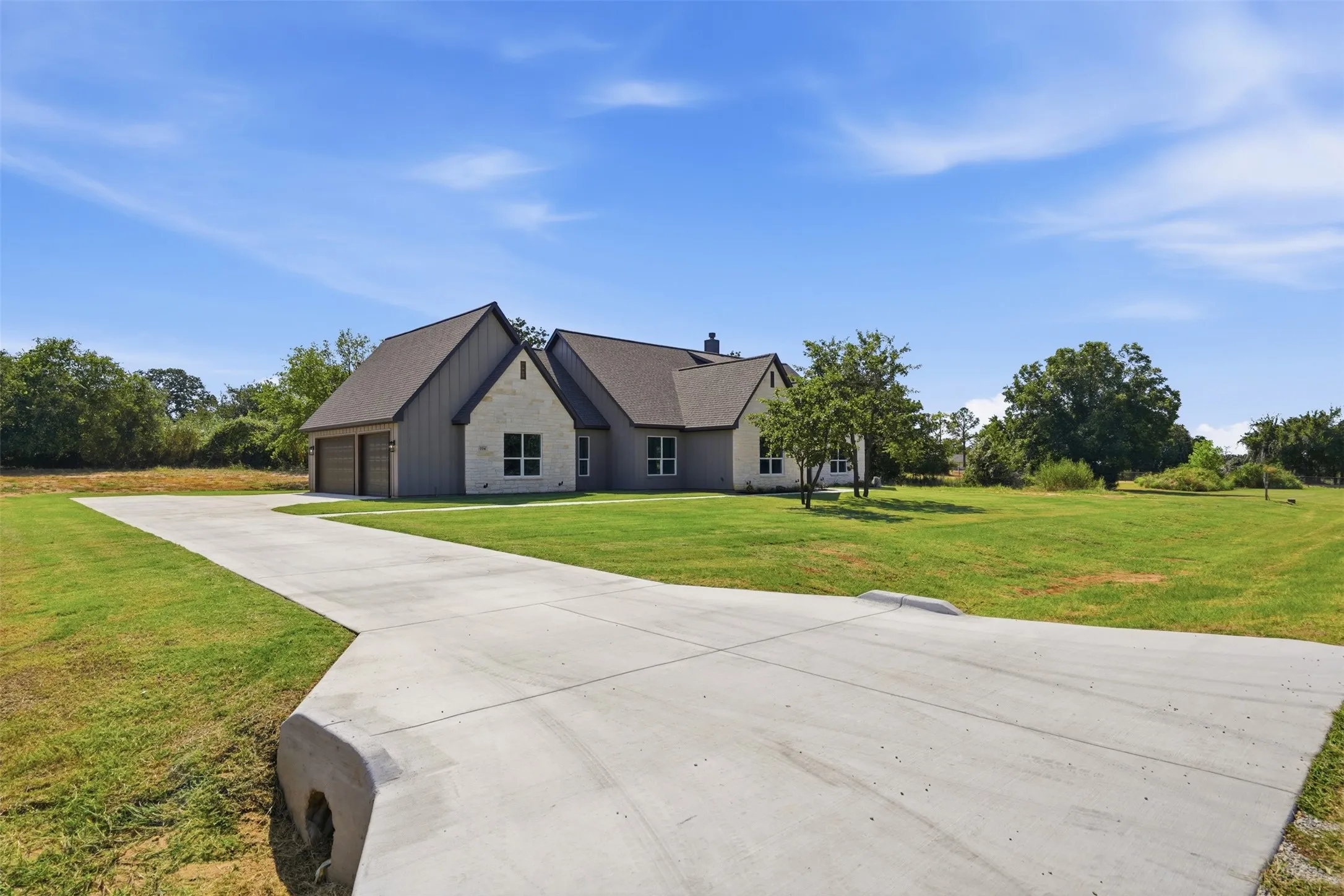Single Family Residence For Sale in Parker County , 104 Springhill Court, Springtown, Texas 76082, 4 Bedroom, 3 Bathroom, 3 Garage spaces, 2,784 Sqft, built in 2026, mls#21365053, Real Estate Agent in Springtown, Homes For Sale in Parker county, Homes For Sale in Springtown, Realtor in Springtown Texas, Real Estate Brokerage Independent Realty Texas, Luminita Cordes Realtor