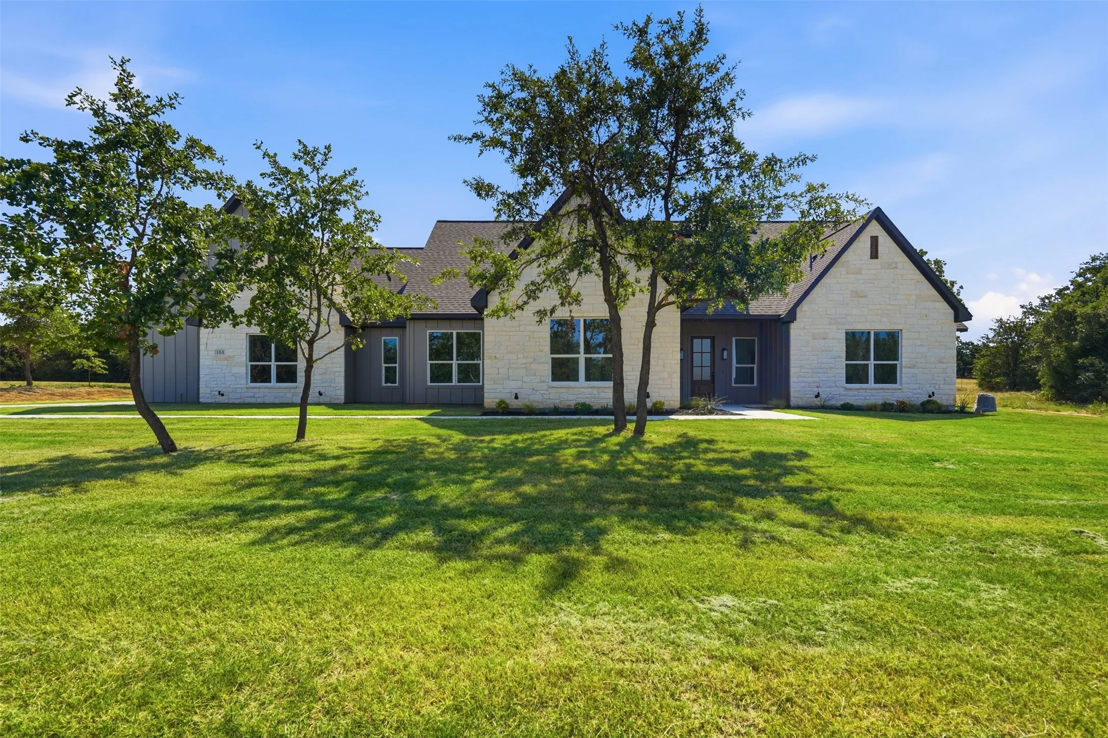 Single Family Residence For Sale in Parker County , 104 Springhill Court, Springtown, Texas 76082, 4 Bedroom, 3 Bathroom, 3 Garage spaces, 2,784 Sqft, built in 2026, mls#21365053, Real Estate Agent in Springtown, Homes For Sale in Parker county, Homes For Sale in Springtown, Realtor in Springtown Texas, Real Estate Brokerage Independent Realty Texas, Luminita Cordes Realtor