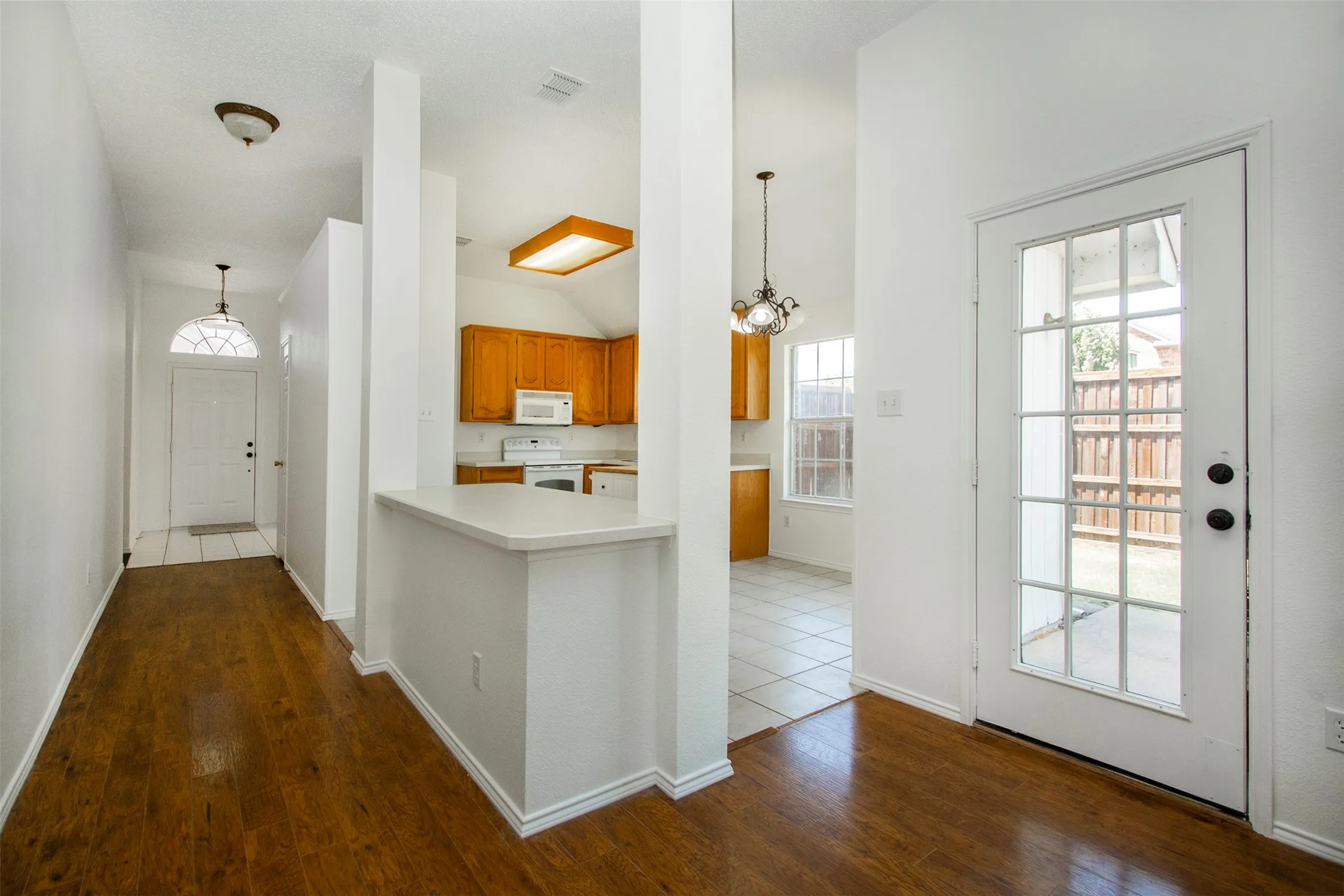 Single Family Residence For Sale in Collin County , 5812 Marrietta Drive, Frisco, Texas 75035, 4 Bedroom, 2 Bathroom, 2 Garage spaces, 1,747 Sqft, built in 1998, mls#21362680, Real Estate Agent in Frisco, Homes For Sale in Collin county, Homes For Sale in Frisco, Realtor in Frisco Texas, Real Estate Brokerage Independent Realty Texas, Luminita Cordes Realtor