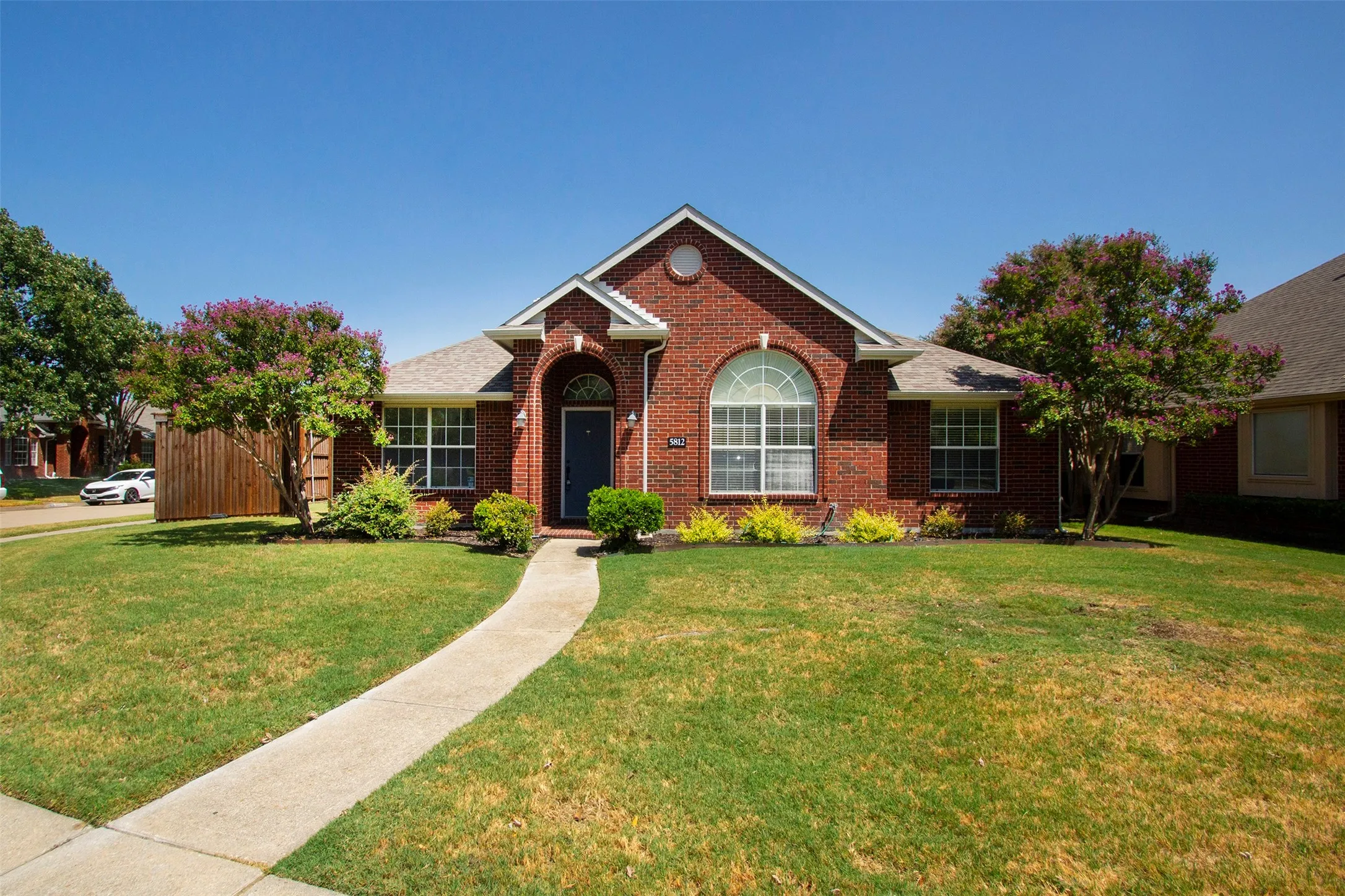 Single Family Residence For Sale in Collin County , 5812 Marrietta Drive, Frisco, Texas 75035, 4 Bedroom, 2 Bathroom, 2 Garage spaces, 1,747 Sqft, built in 1998, mls#21362680, Real Estate Agent in Frisco, Homes For Sale in Collin county, Homes For Sale in Frisco, Realtor in Frisco Texas, Real Estate Brokerage Independent Realty Texas, Luminita Cordes Realtor