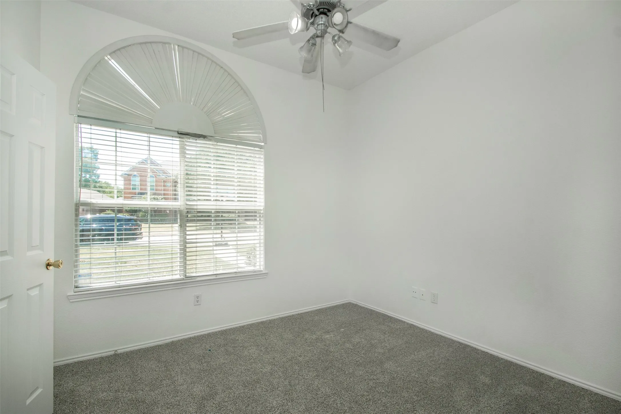 Single Family Residence For Sale in Collin County , 5812 Marrietta Drive, Frisco, Texas 75035, 4 Bedroom, 2 Bathroom, 2 Garage spaces, 1,747 Sqft, built in 1998, mls#21362680, Real Estate Agent in Frisco, Homes For Sale in Collin county, Homes For Sale in Frisco, Realtor in Frisco Texas, Real Estate Brokerage Independent Realty Texas, Luminita Cordes Realtor