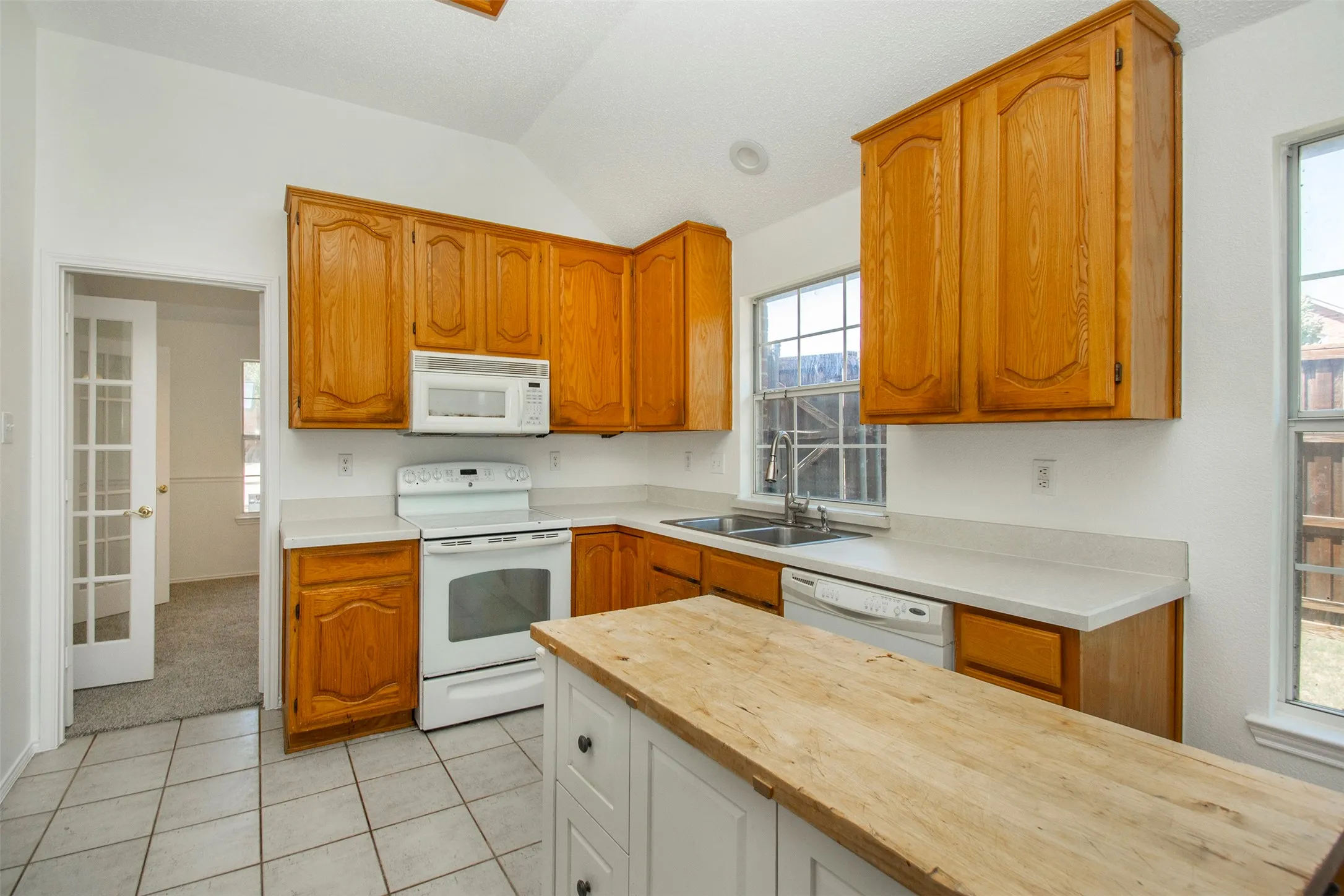 Single Family Residence For Sale in Collin County , 5812 Marrietta Drive, Frisco, Texas 75035, 4 Bedroom, 2 Bathroom, 2 Garage spaces, 1,747 Sqft, built in 1998, mls#21362680, Real Estate Agent in Frisco, Homes For Sale in Collin county, Homes For Sale in Frisco, Realtor in Frisco Texas, Real Estate Brokerage Independent Realty Texas, Luminita Cordes Realtor