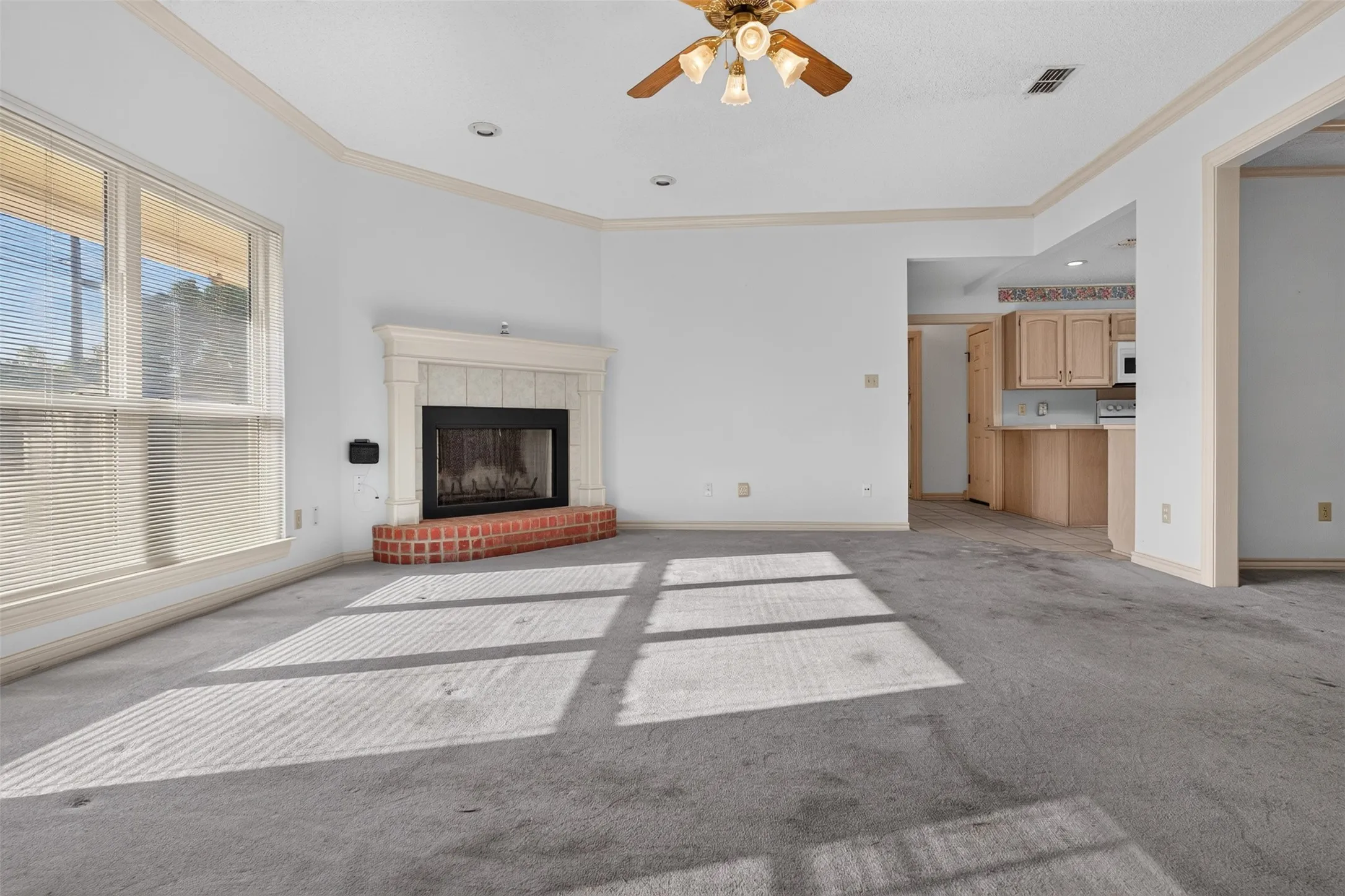Single Family Residence For Sale in Johnson County , 304 Edgehill Road, Joshua, Texas 76058, 3 Bedroom, 2 Bathroom, 2 Garage spaces, 1,824 Sqft, built in 1994, mls#21364828, Real Estate Agent in Joshua, Homes For Sale in Johnson county, Homes For Sale in Joshua, Realtor in Joshua Texas, Real Estate Brokerage Independent Realty Texas, Luminita Cordes Realtor
