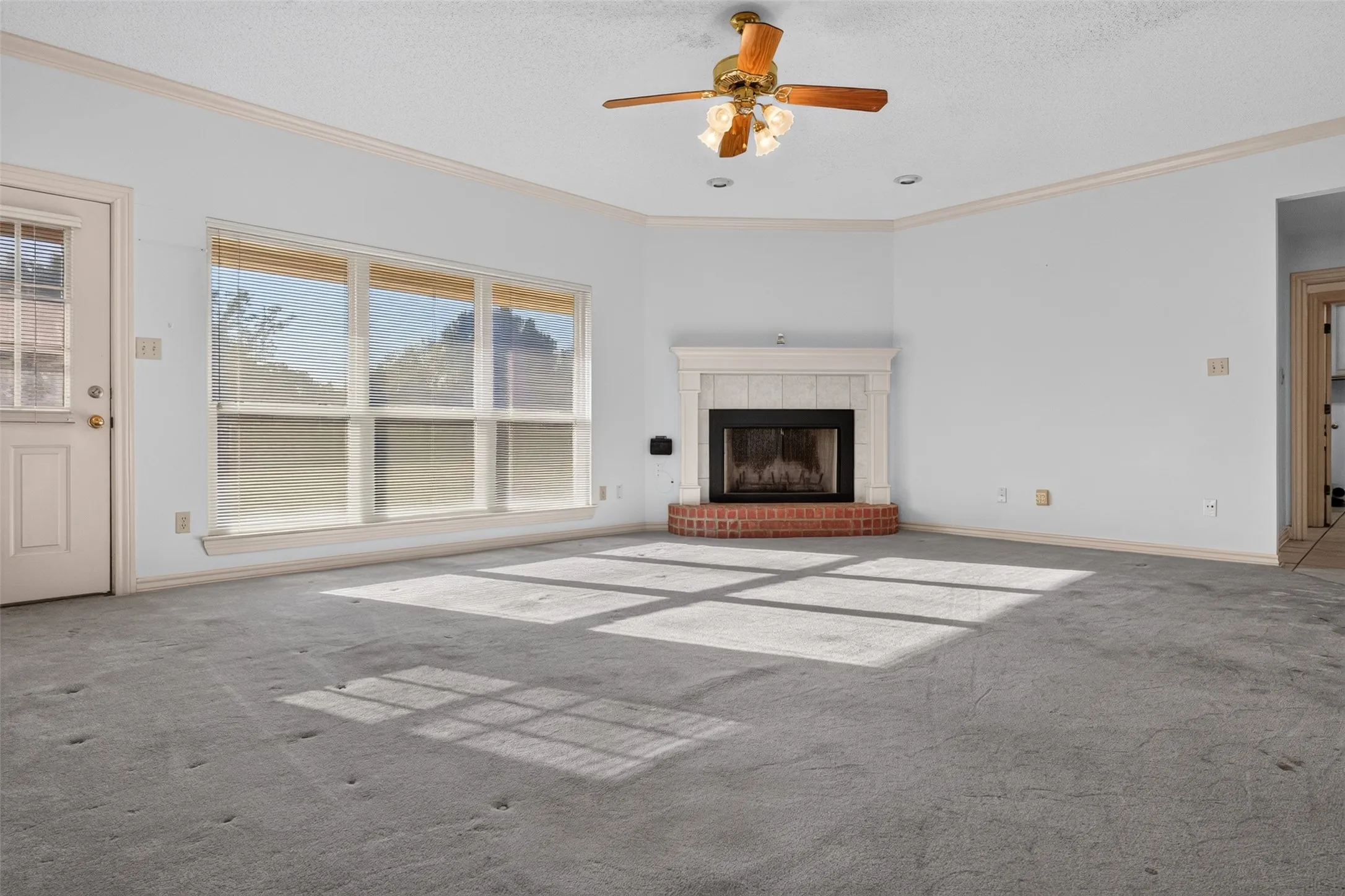 Single Family Residence For Sale in Johnson County , 304 Edgehill Road, Joshua, Texas 76058, 3 Bedroom, 2 Bathroom, 2 Garage spaces, 1,824 Sqft, built in 1994, mls#21364828, Real Estate Agent in Joshua, Homes For Sale in Johnson county, Homes For Sale in Joshua, Realtor in Joshua Texas, Real Estate Brokerage Independent Realty Texas, Luminita Cordes Realtor
