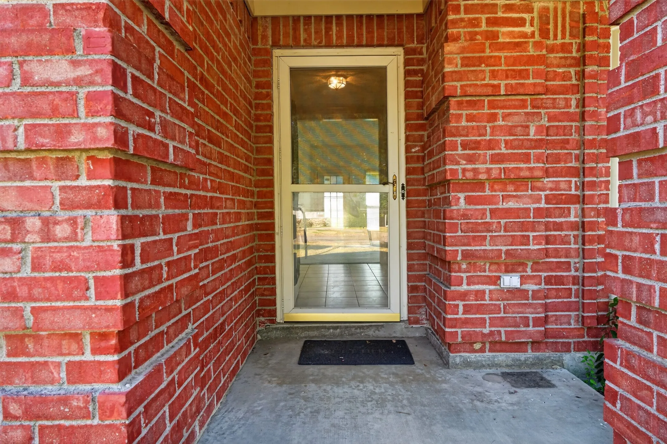 Single Family Residence For Sale in Johnson County , 304 Edgehill Road, Joshua, Texas 76058, 3 Bedroom, 2 Bathroom, 2 Garage spaces, 1,824 Sqft, built in 1994, mls#21364828, Real Estate Agent in Joshua, Homes For Sale in Johnson county, Homes For Sale in Joshua, Realtor in Joshua Texas, Real Estate Brokerage Independent Realty Texas, Luminita Cordes Realtor