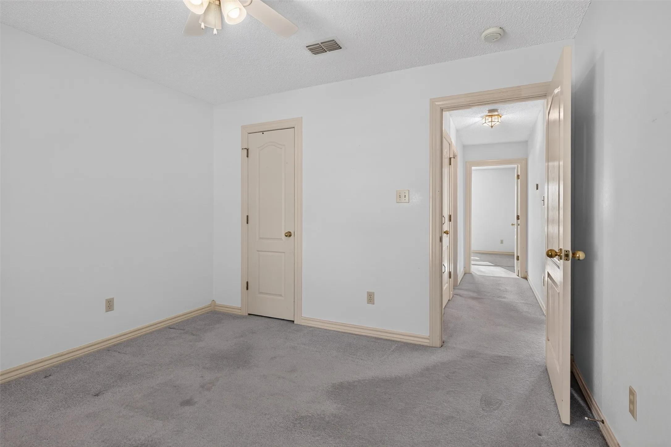 Single Family Residence For Sale in Johnson County , 304 Edgehill Road, Joshua, Texas 76058, 3 Bedroom, 2 Bathroom, 2 Garage spaces, 1,824 Sqft, built in 1994, mls#21364828, Real Estate Agent in Joshua, Homes For Sale in Johnson county, Homes For Sale in Joshua, Realtor in Joshua Texas, Real Estate Brokerage Independent Realty Texas, Luminita Cordes Realtor