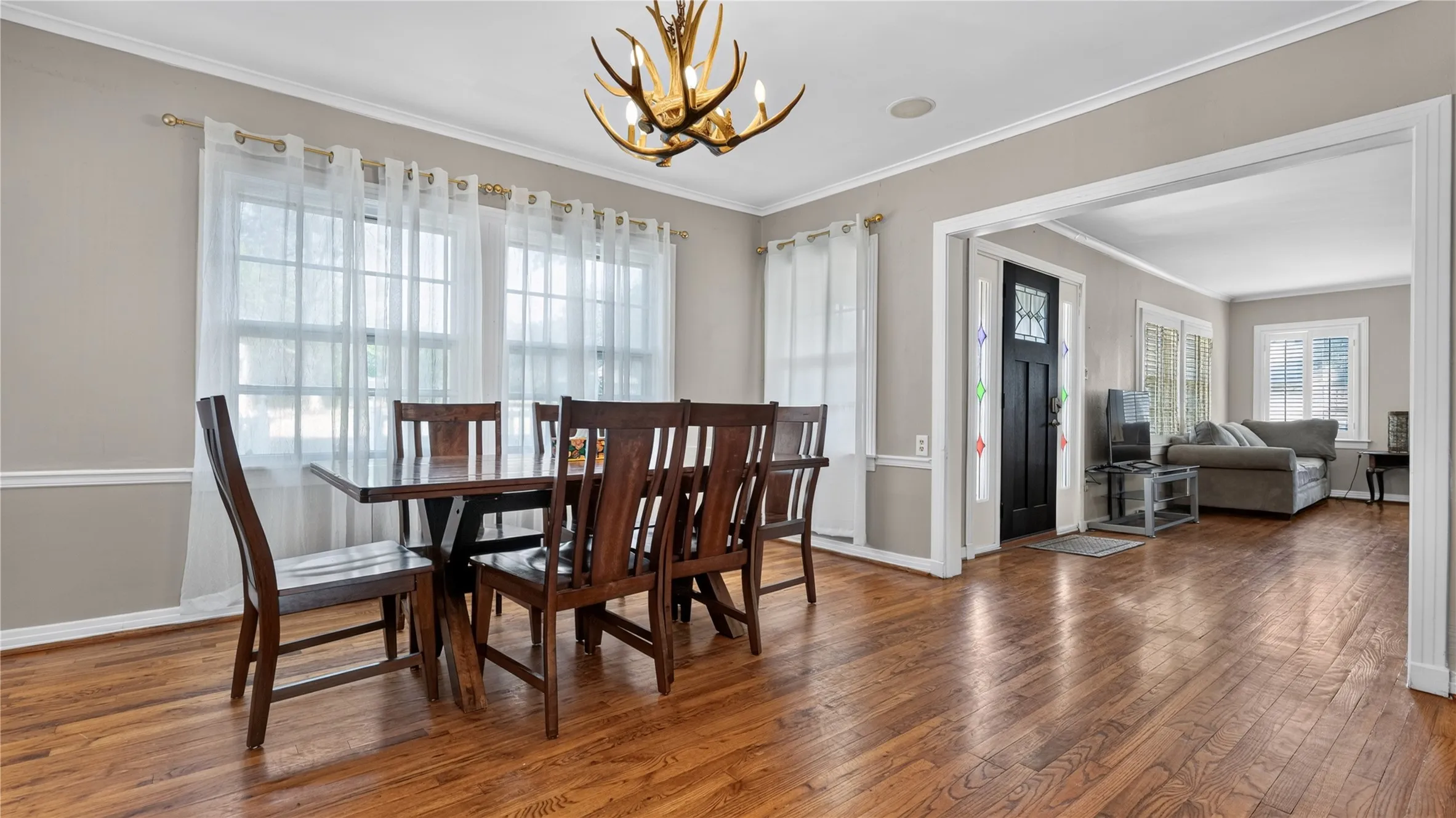 Single Family Residence For Rent in Dallas County , 1606 W Shady Grove Road, Irving, Texas 75060, 3 Bedroom, 2 Bathroom, Garage spaces, 2,551 Sqft, built in 1942, mls#21365913, Real Estate Agent in Irving, Homes For Rent in Dallas county, Homes For Rent in Irving, Realtor in Irving Texas, Real Estate Brokerage Independent Realty Texas, Luminita Cordes Realtor