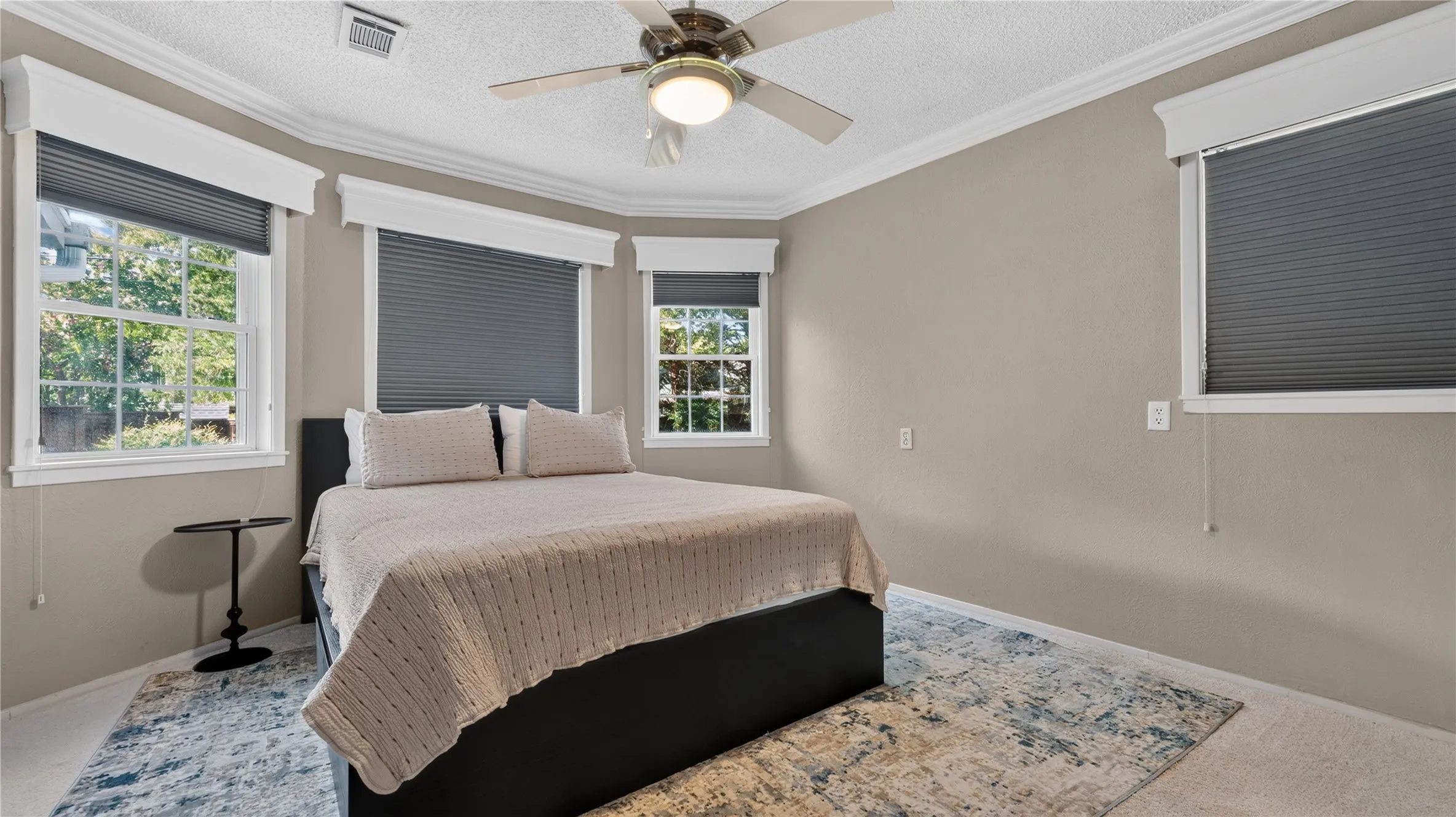 Single Family Residence For Rent in Dallas County , 1606 W Shady Grove Road, Irving, Texas 75060, 3 Bedroom, 2 Bathroom, Garage spaces, 2,551 Sqft, built in 1942, mls#21365913, Real Estate Agent in Irving, Homes For Rent in Dallas county, Homes For Rent in Irving, Realtor in Irving Texas, Real Estate Brokerage Independent Realty Texas, Luminita Cordes Realtor