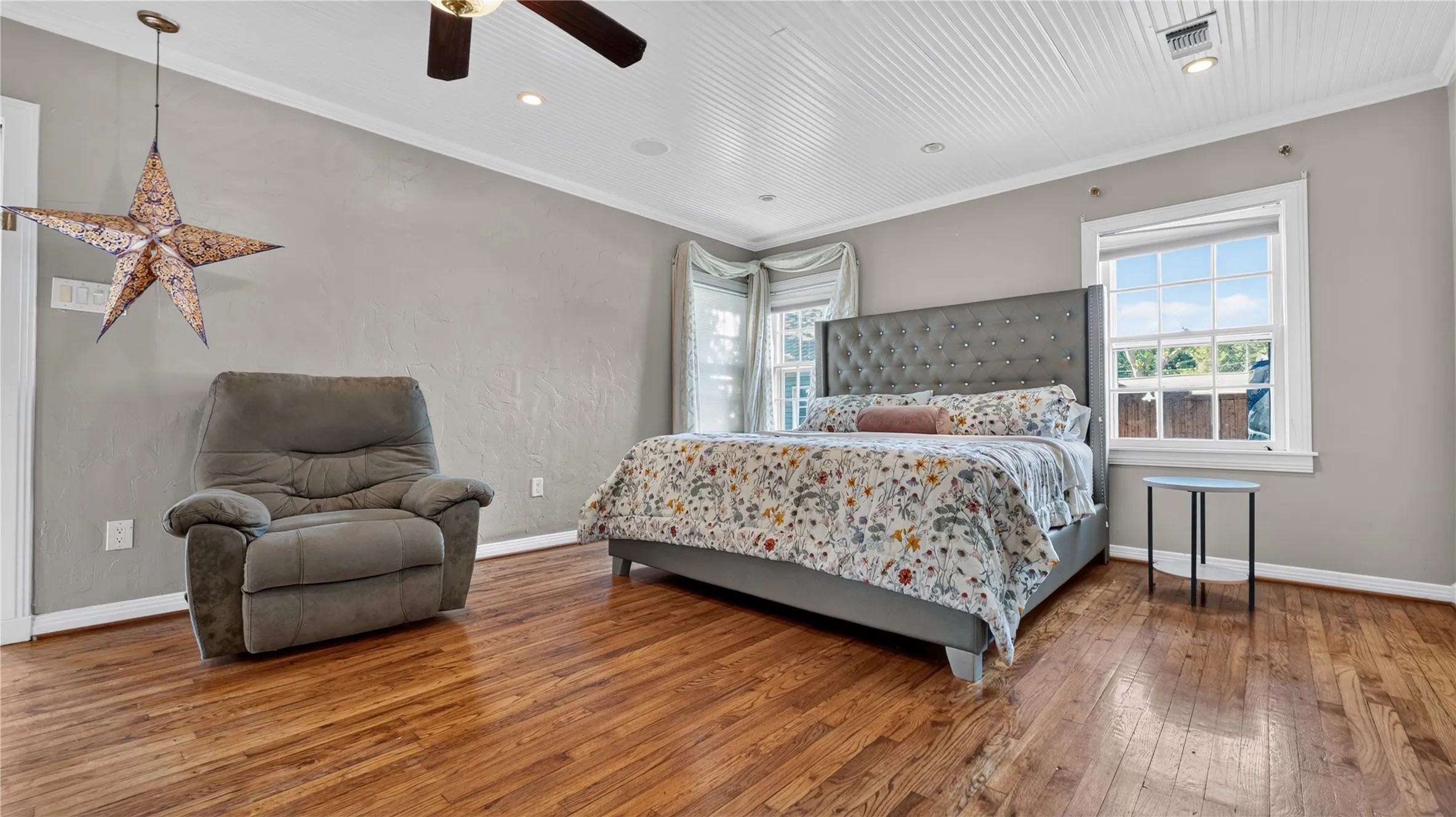 Single Family Residence For Rent in Dallas County , 1606 W Shady Grove Road, Irving, Texas 75060, 3 Bedroom, 2 Bathroom, Garage spaces, 2,551 Sqft, built in 1942, mls#21365913, Real Estate Agent in Irving, Homes For Rent in Dallas county, Homes For Rent in Irving, Realtor in Irving Texas, Real Estate Brokerage Independent Realty Texas, Luminita Cordes Realtor